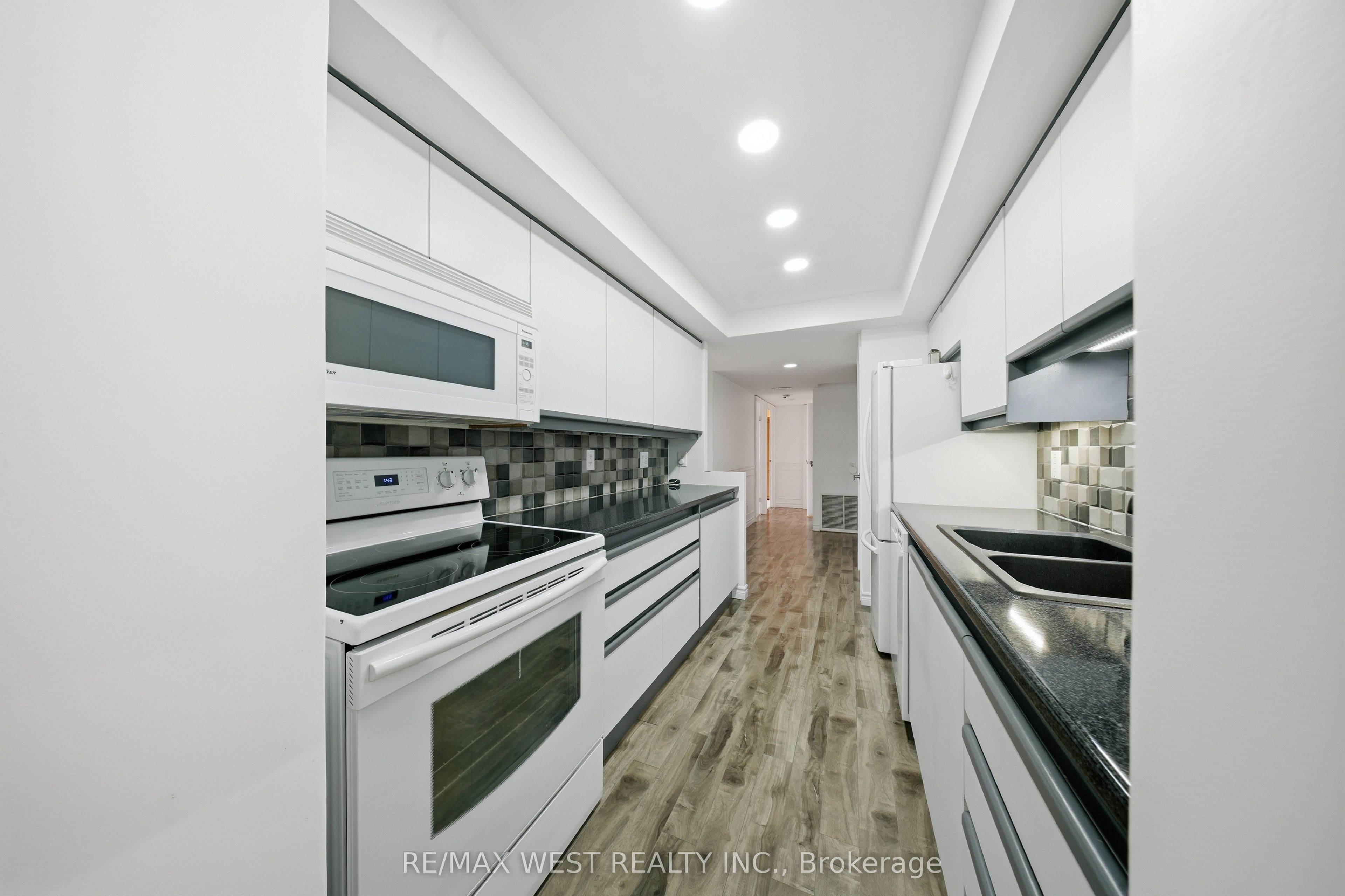 1300 Bloor Street 1709