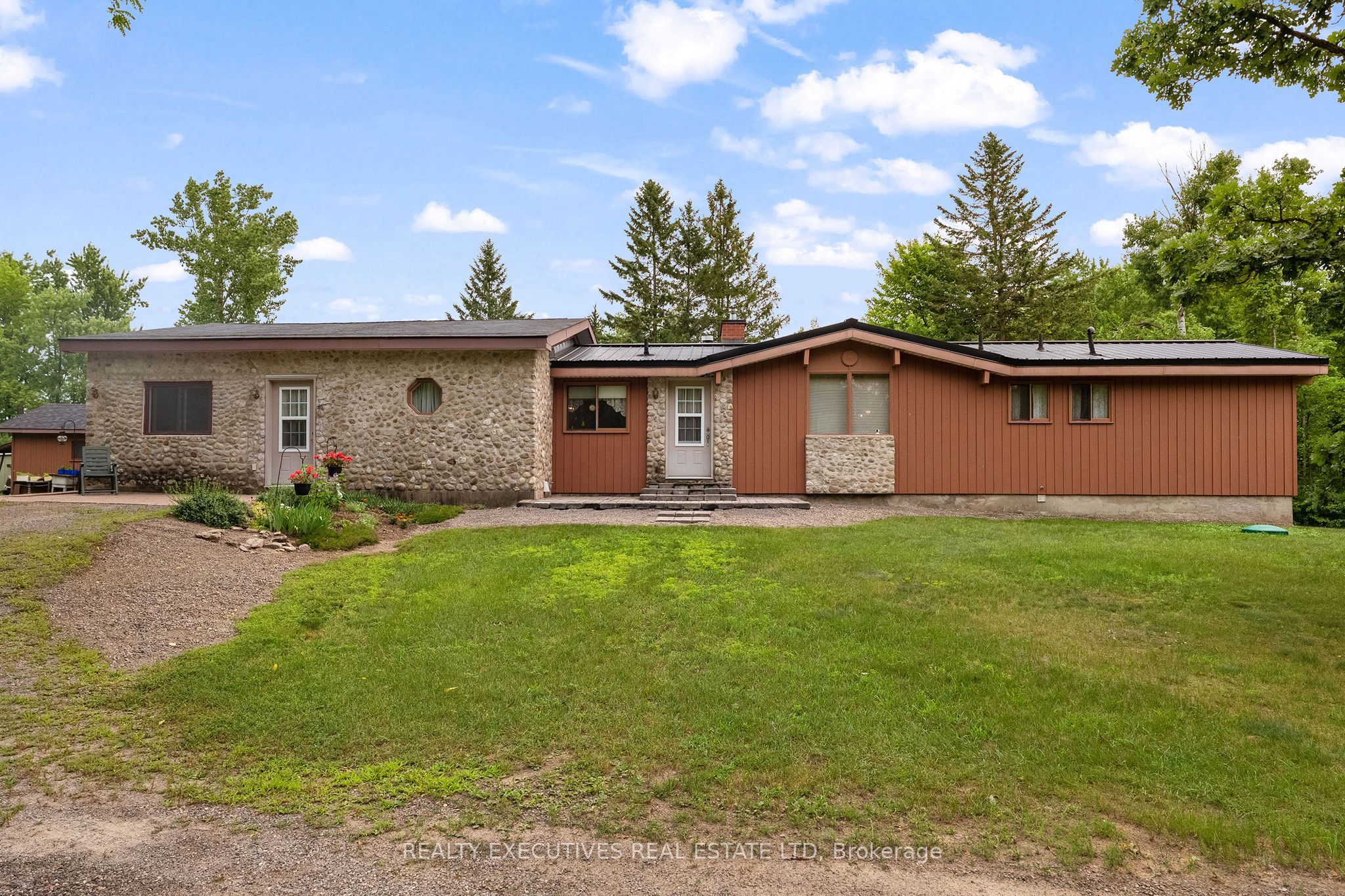 785 Boundary Road