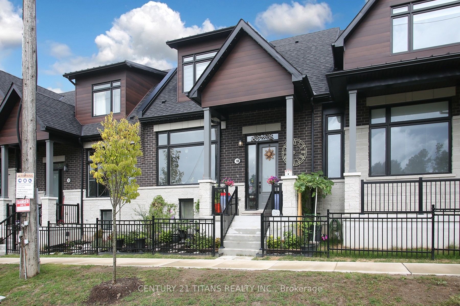 18 Vern Robertson Gate