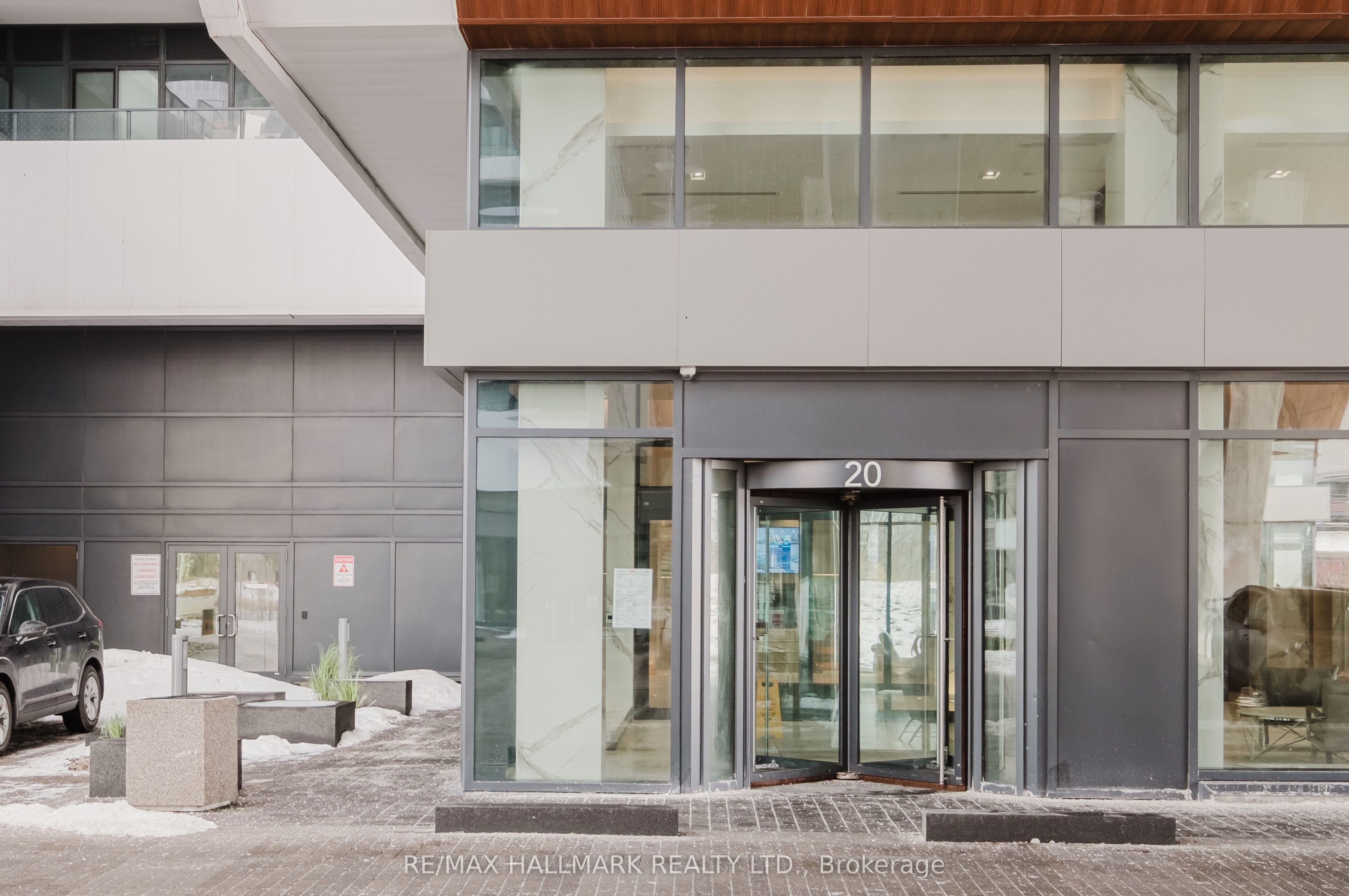 20 SHORE BREEZE Drive 3905