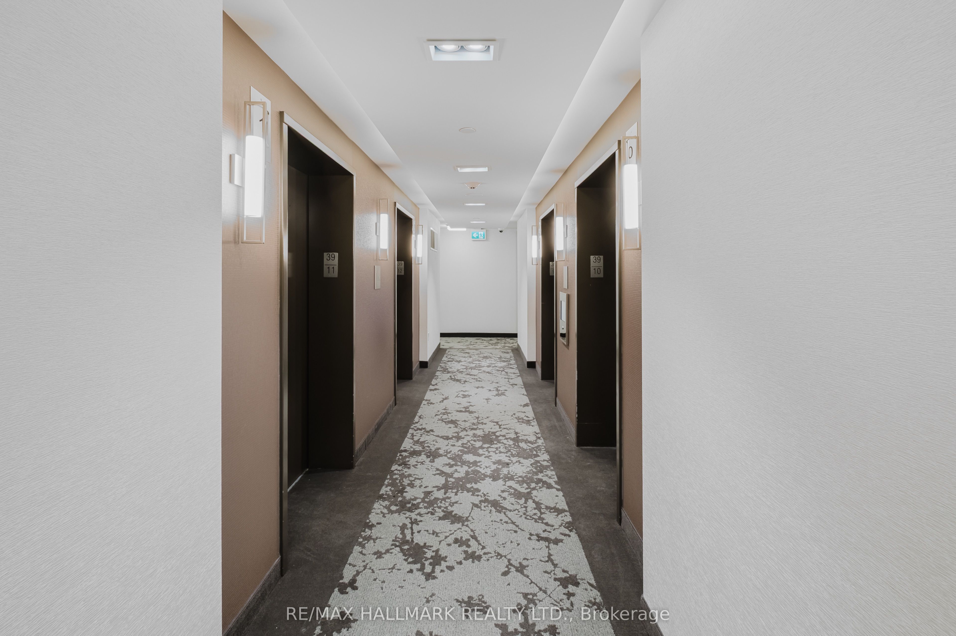 20 SHORE BREEZE Drive 3905