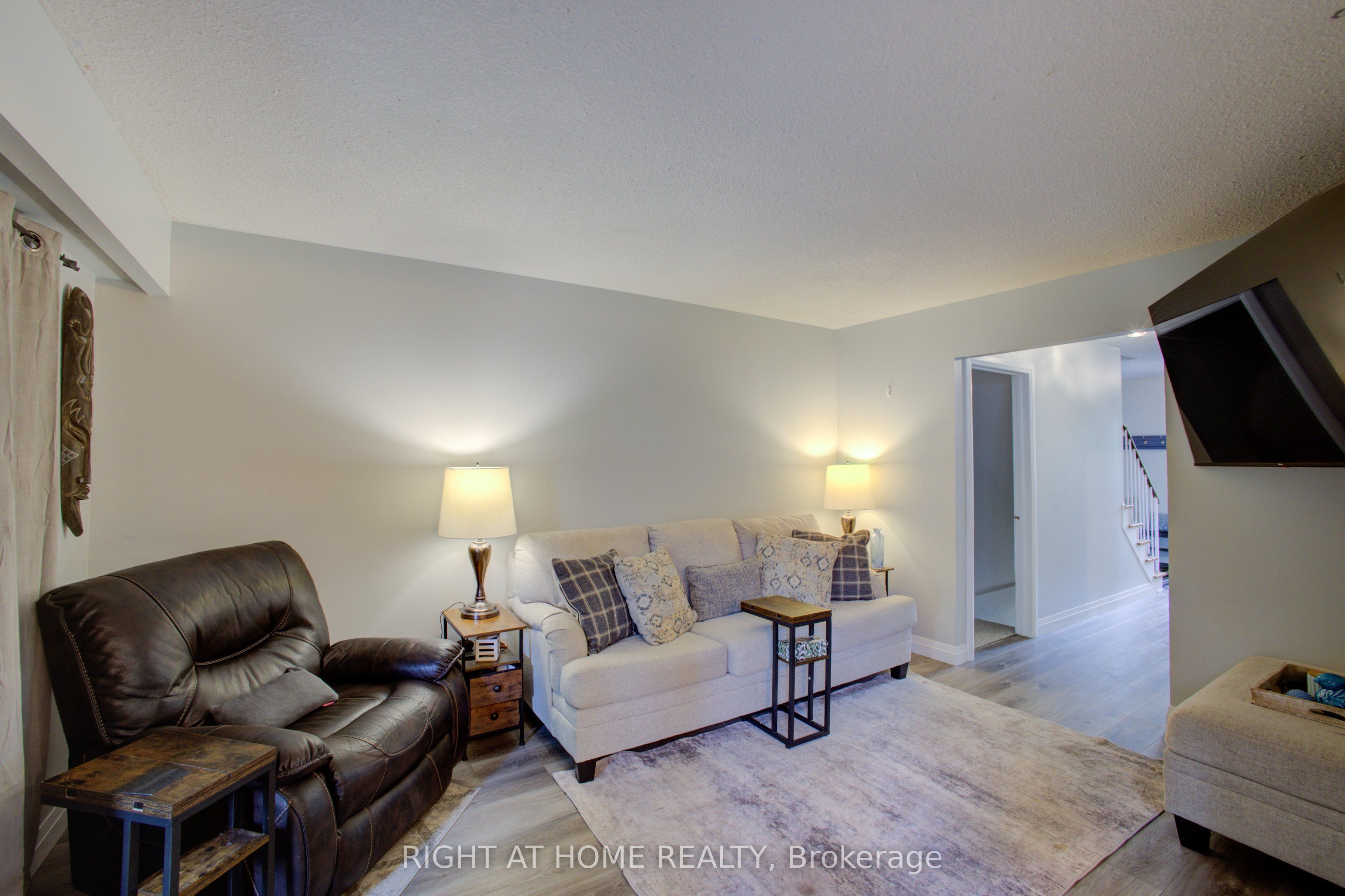 32 Feltre Avenue