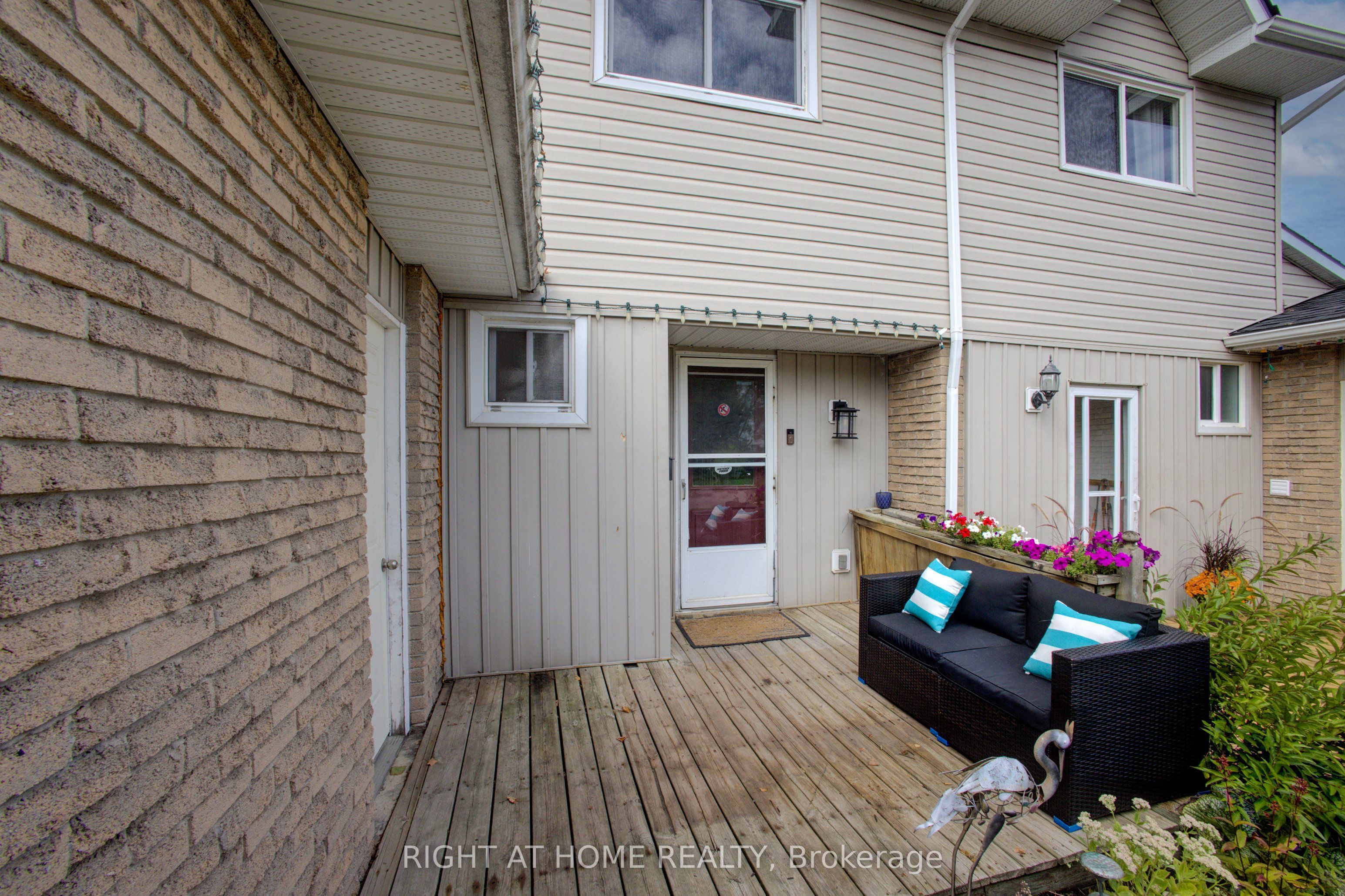 32 Feltre Avenue