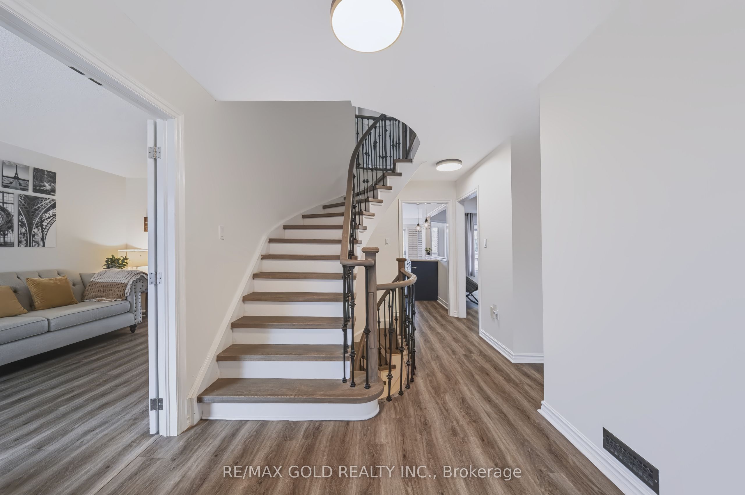 43 Golden Meadow Road
