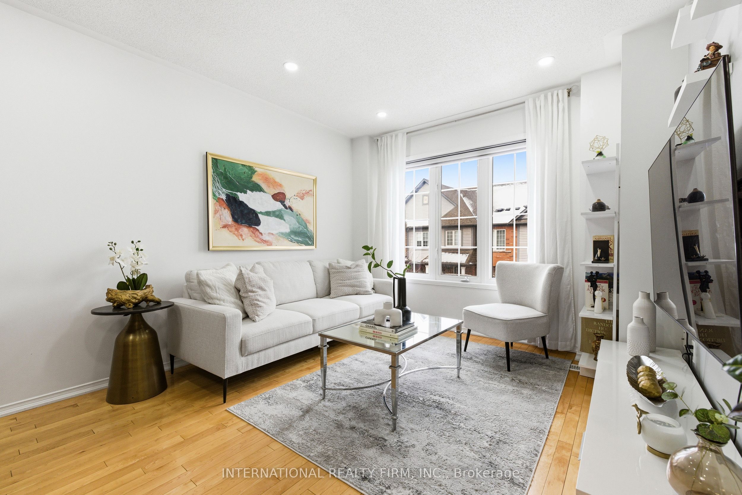 35 Ventura Lane