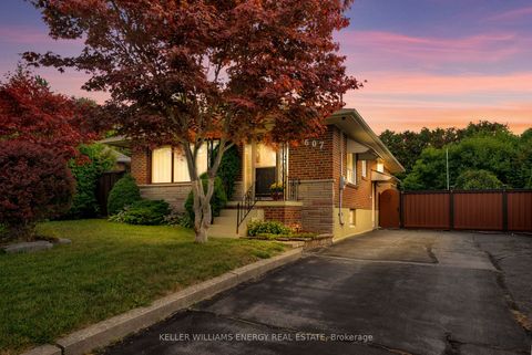 607 Newman Crescent Whitby ON L1N 1M7