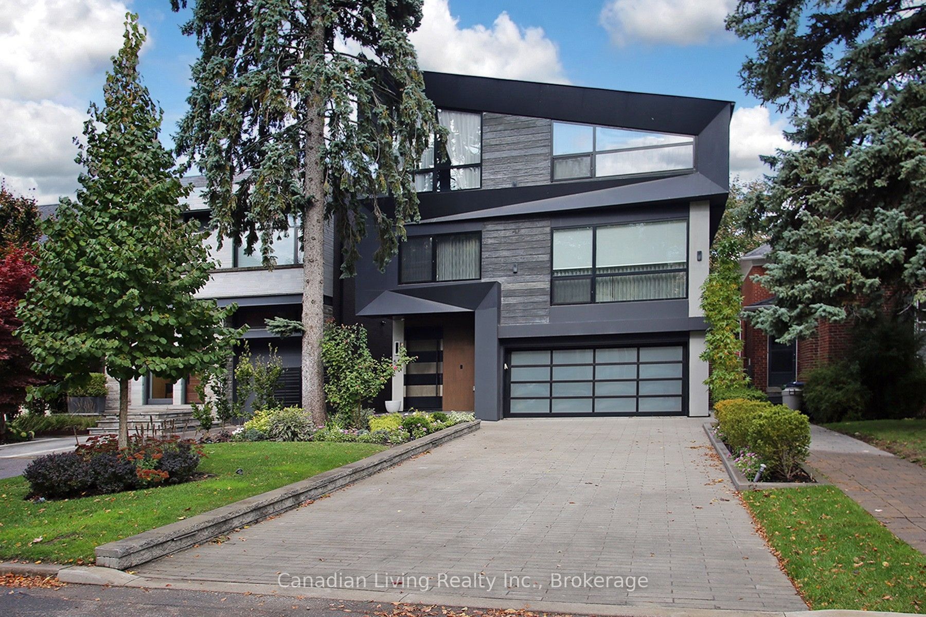 554 St Clements Avenue