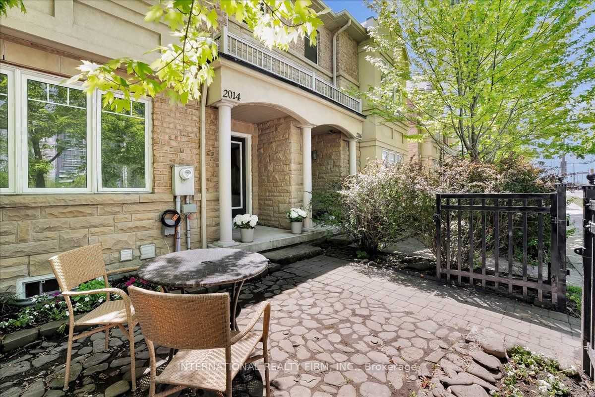 2014 Lakeshore Road W