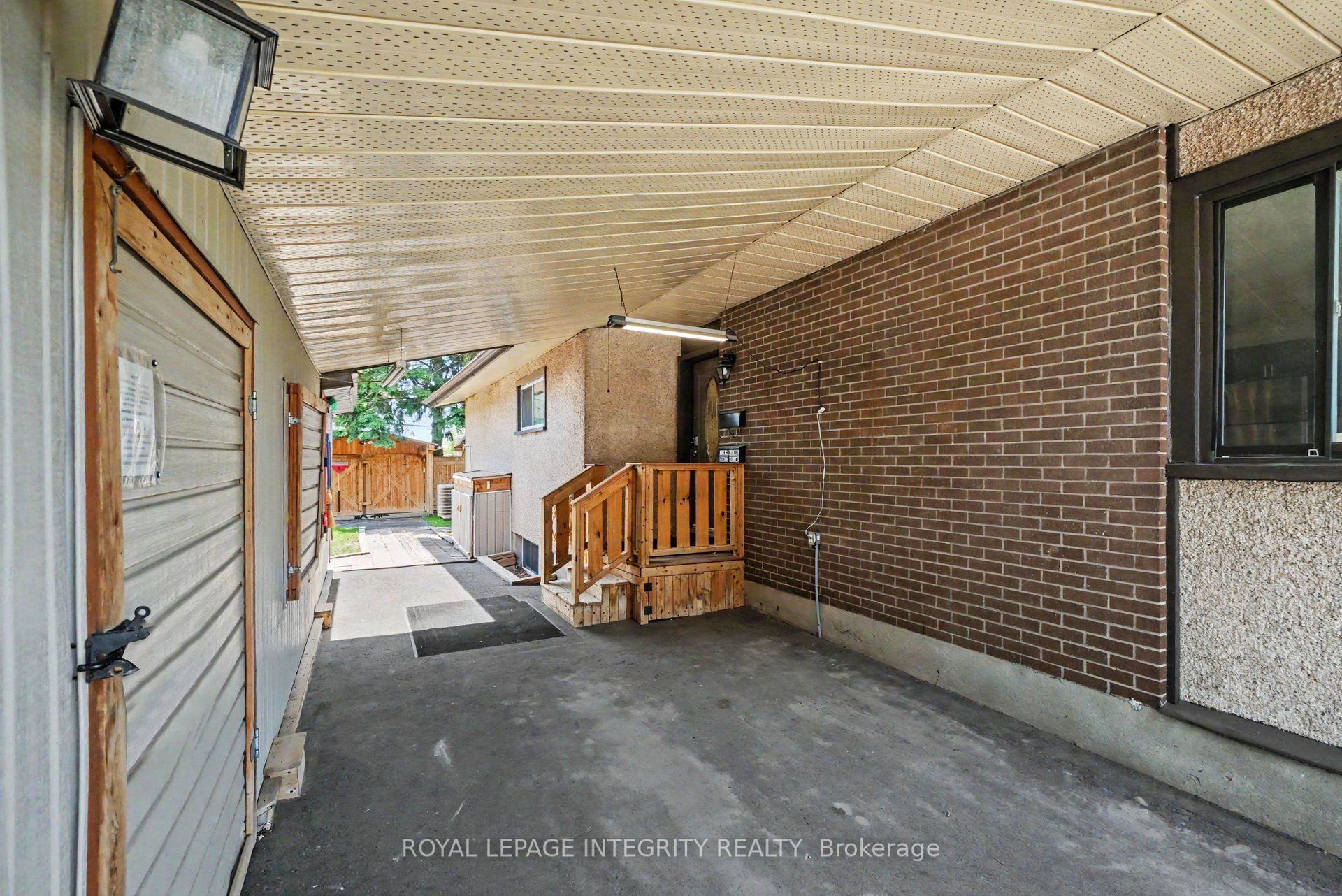 2450 Magnus Avenue