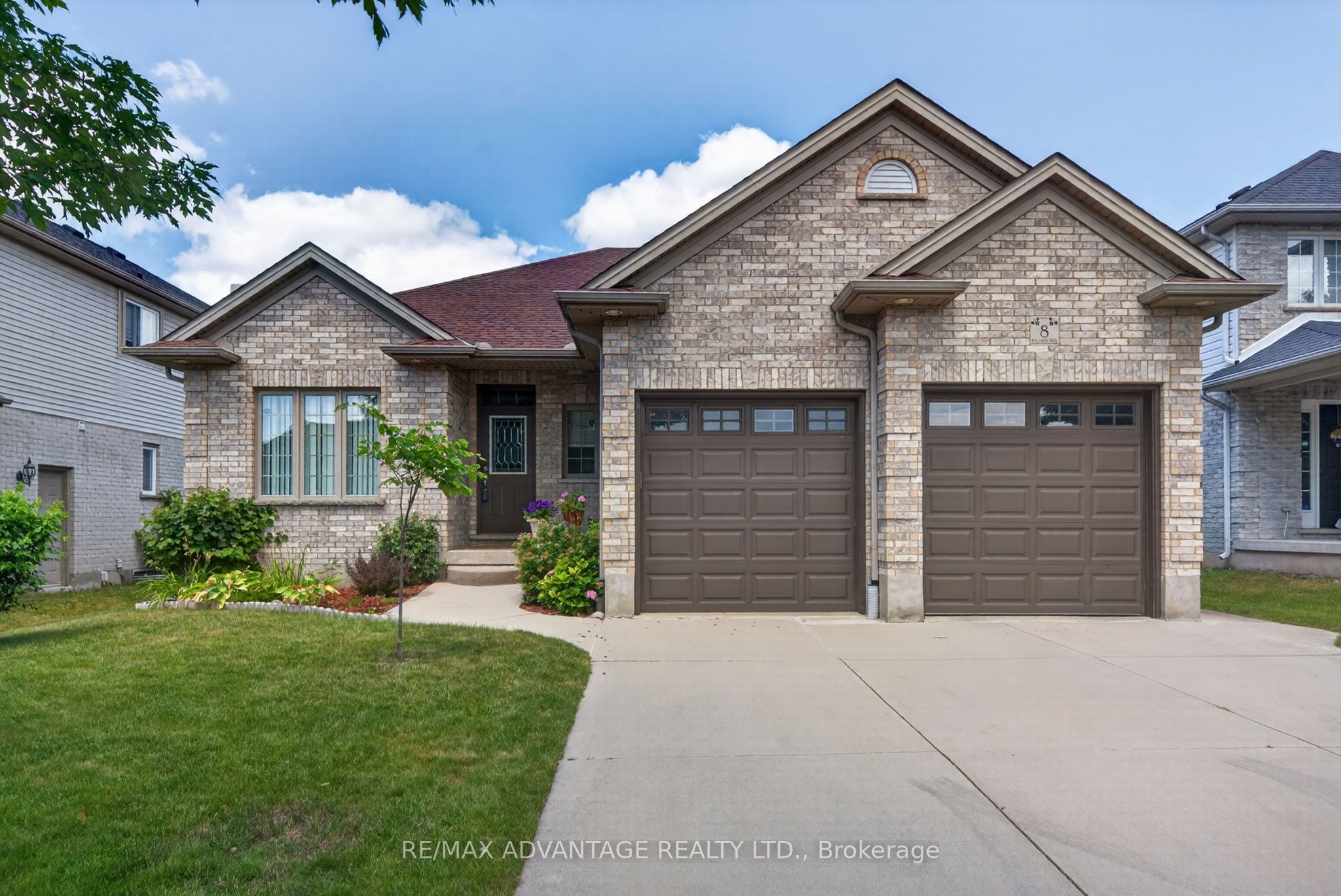 8 Willard Crescent