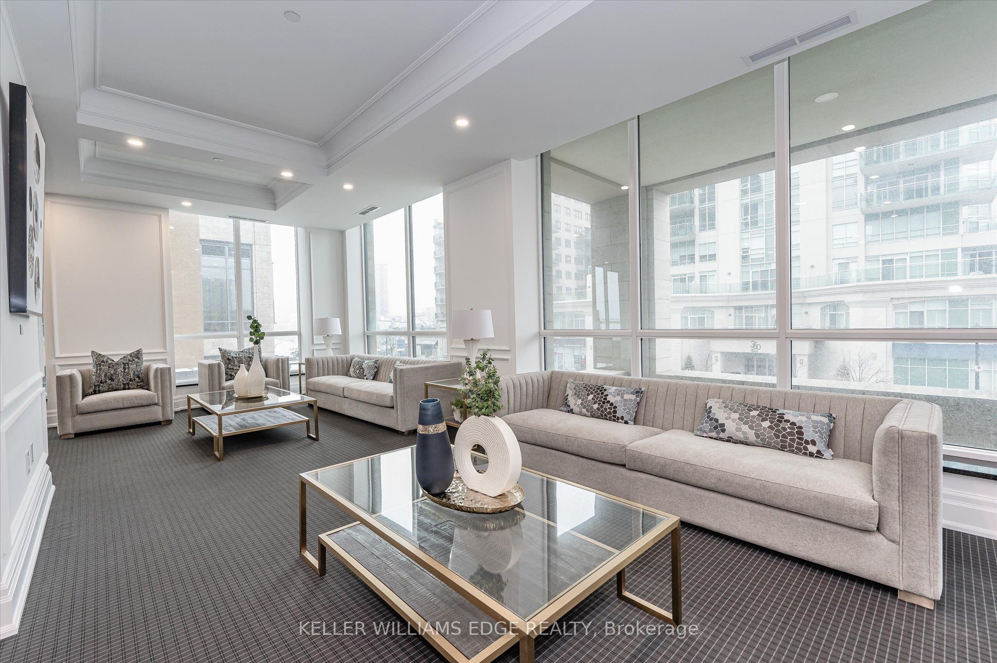 2060 Lakeshore Road 202