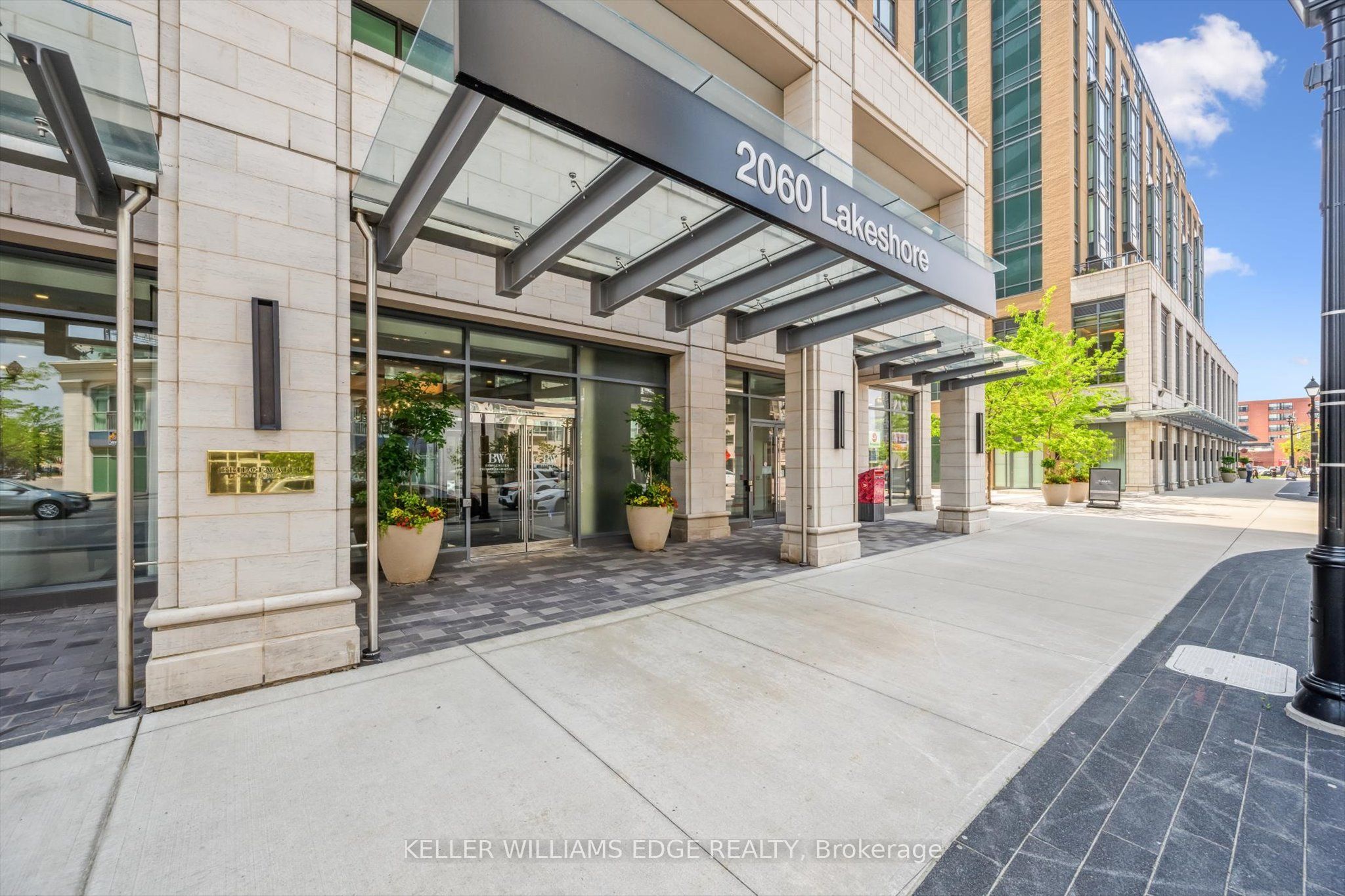 2060 Lakeshore Road 202