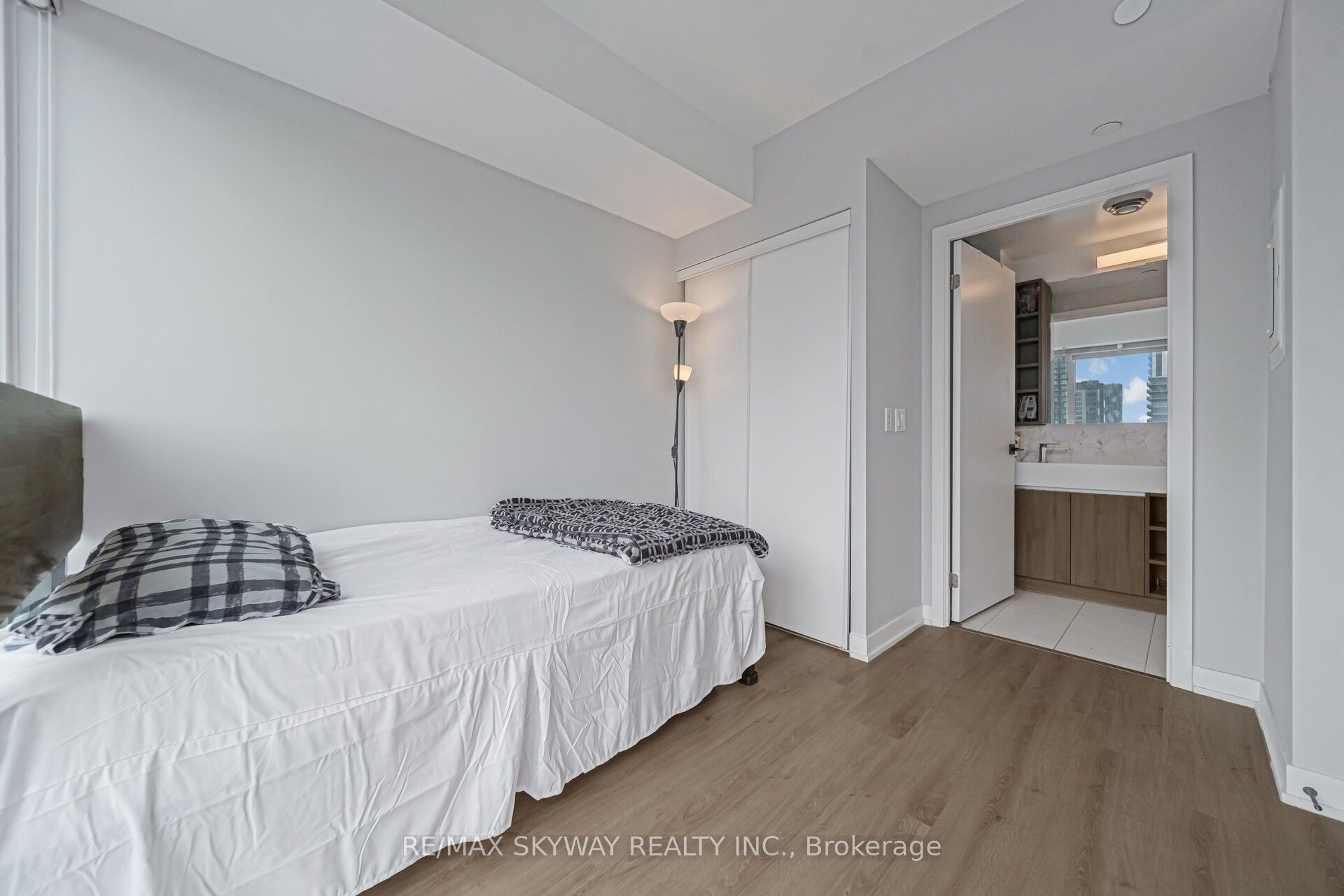 319 Jarvis Street 2101