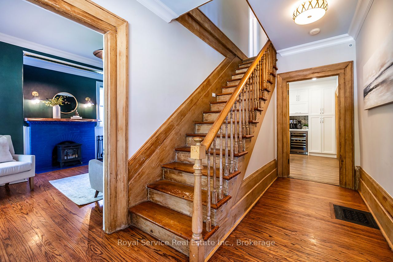 127 Beaver Street S