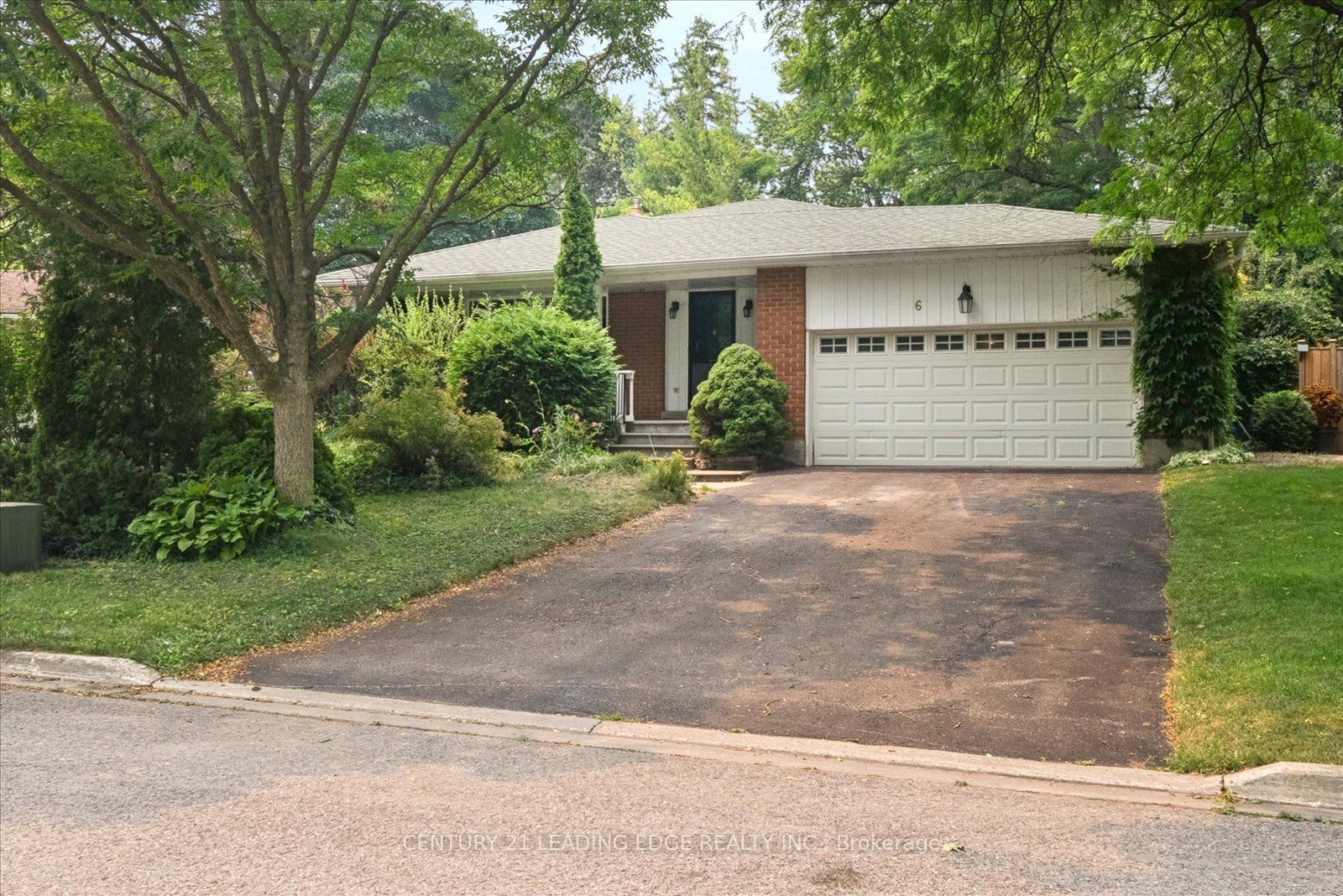 6 Thomas Kinnear Court