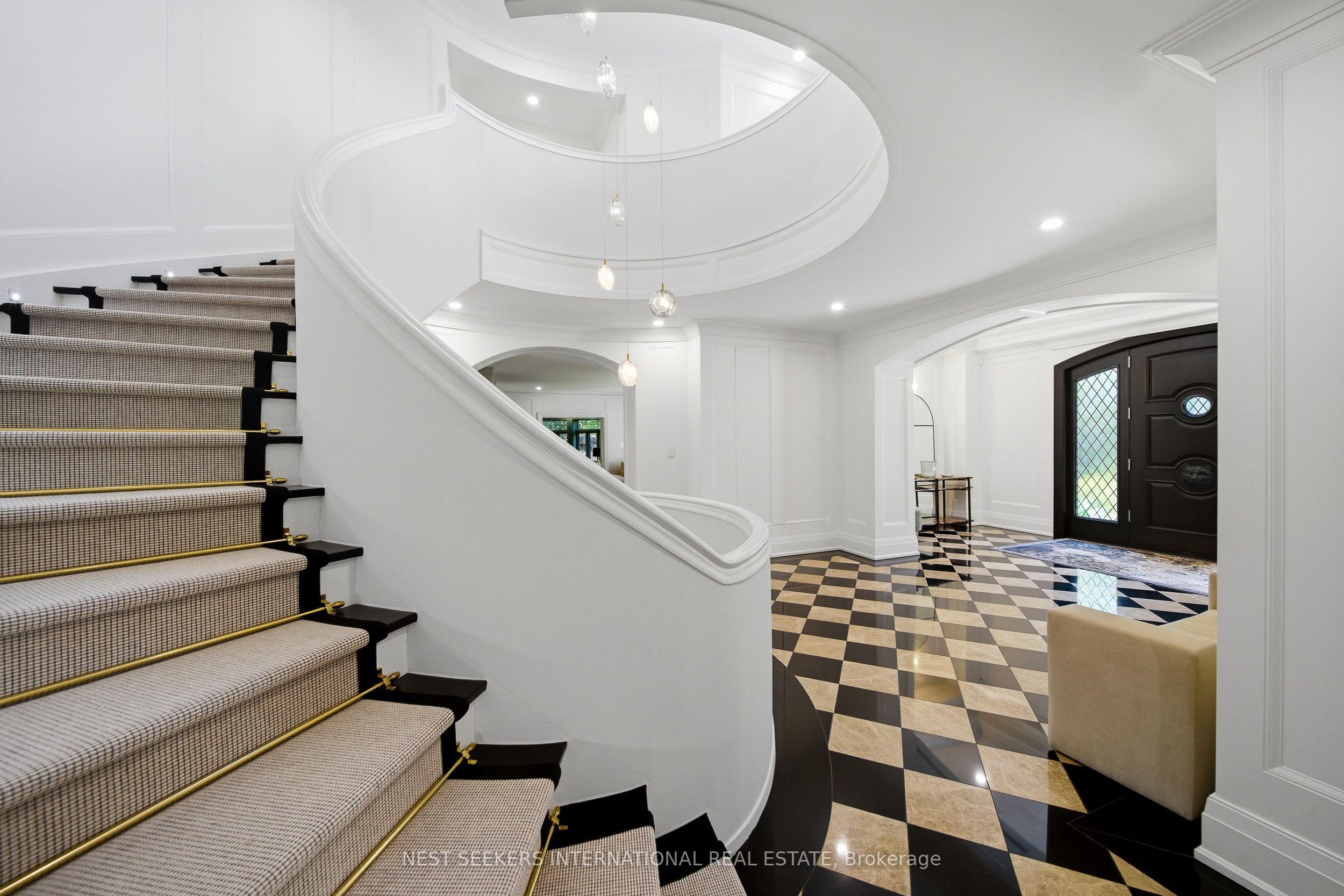 35 Kingswood Drive