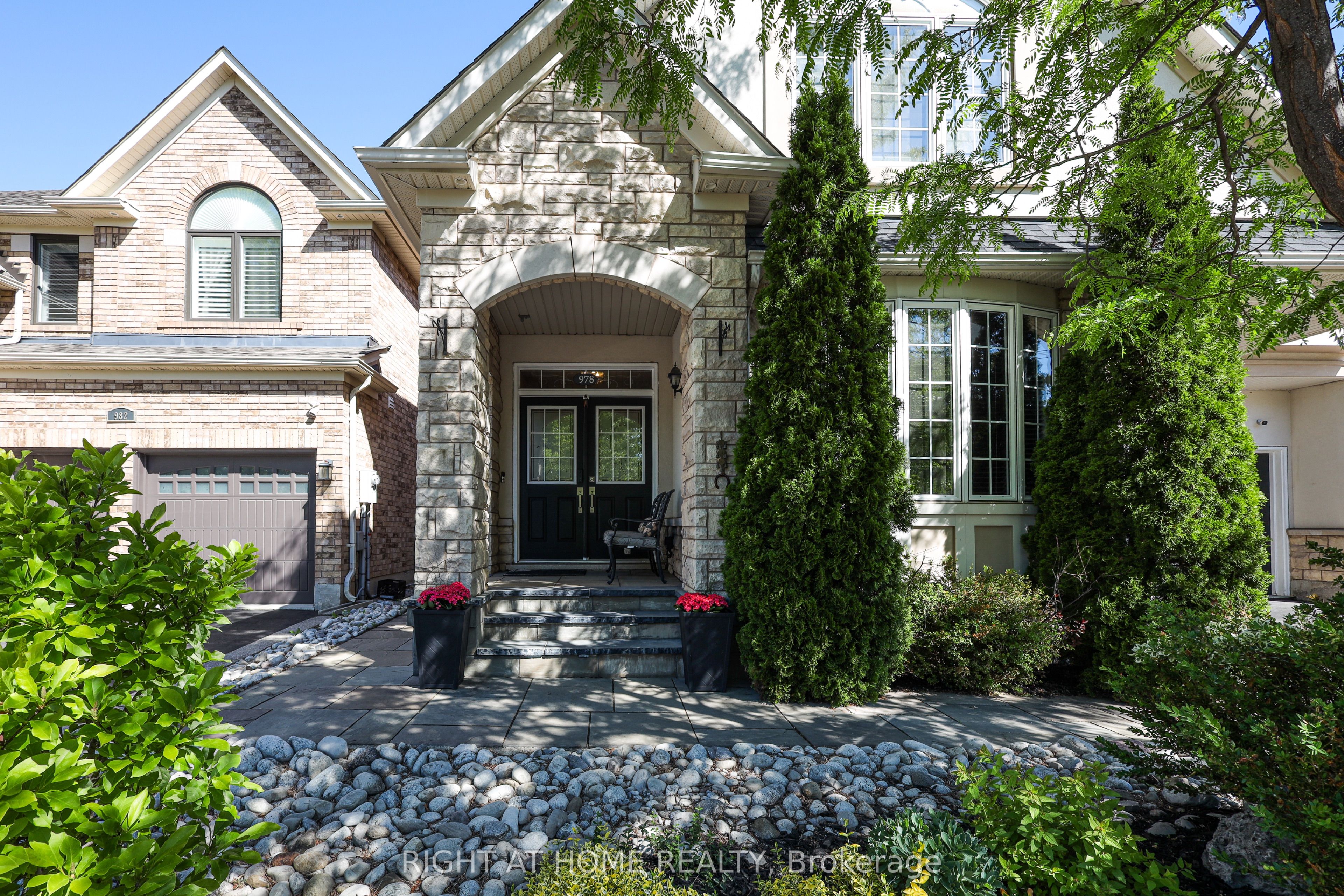 978 Cousens Terrace