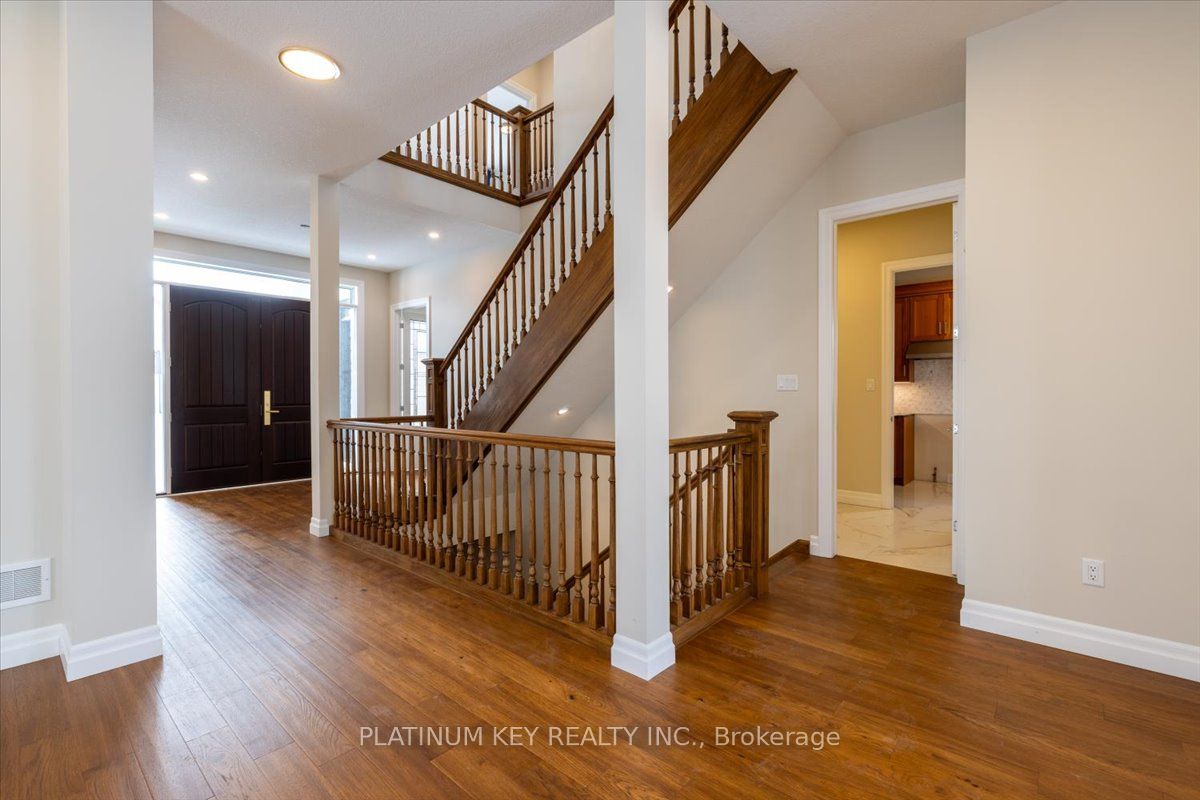 7 Edgeview Crescent