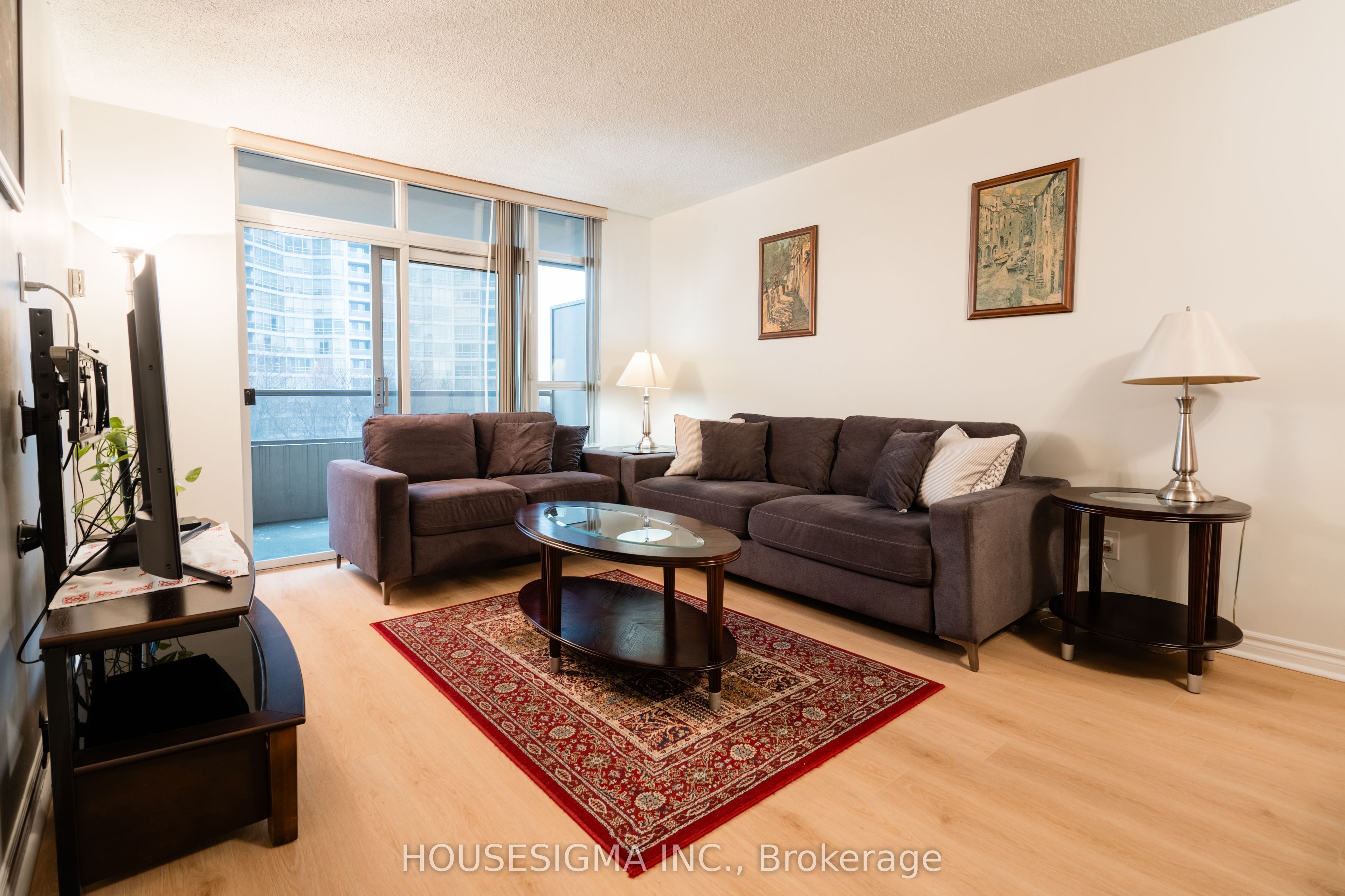 35 Kingsbridge Garden Circle 513