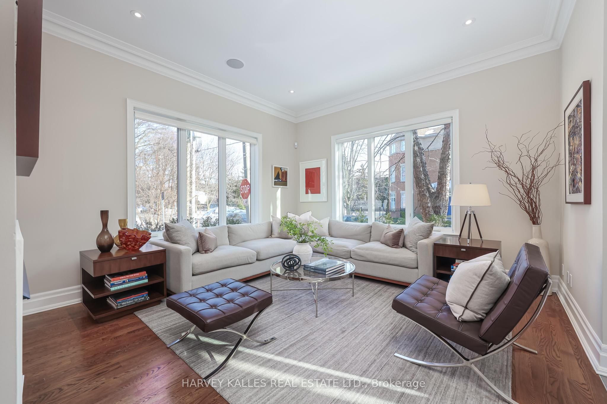 52 Shaftesbury Avenue