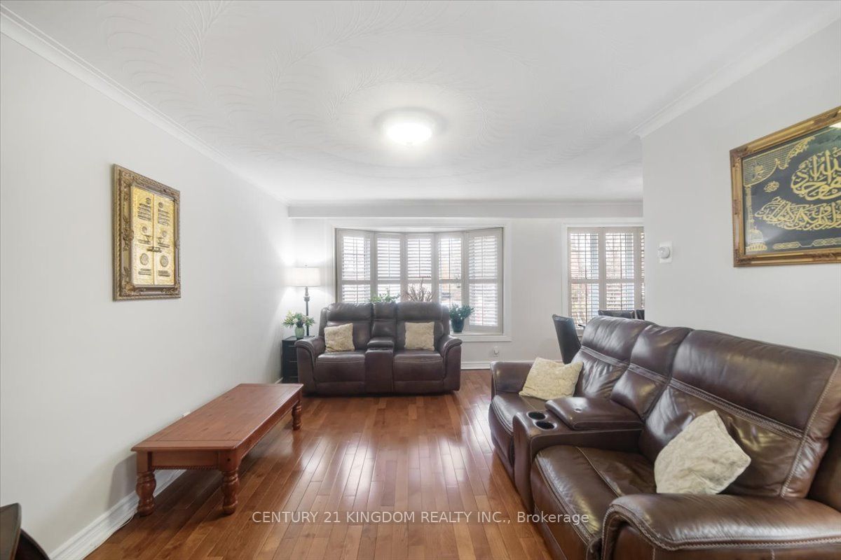 9 Durrington Crescent