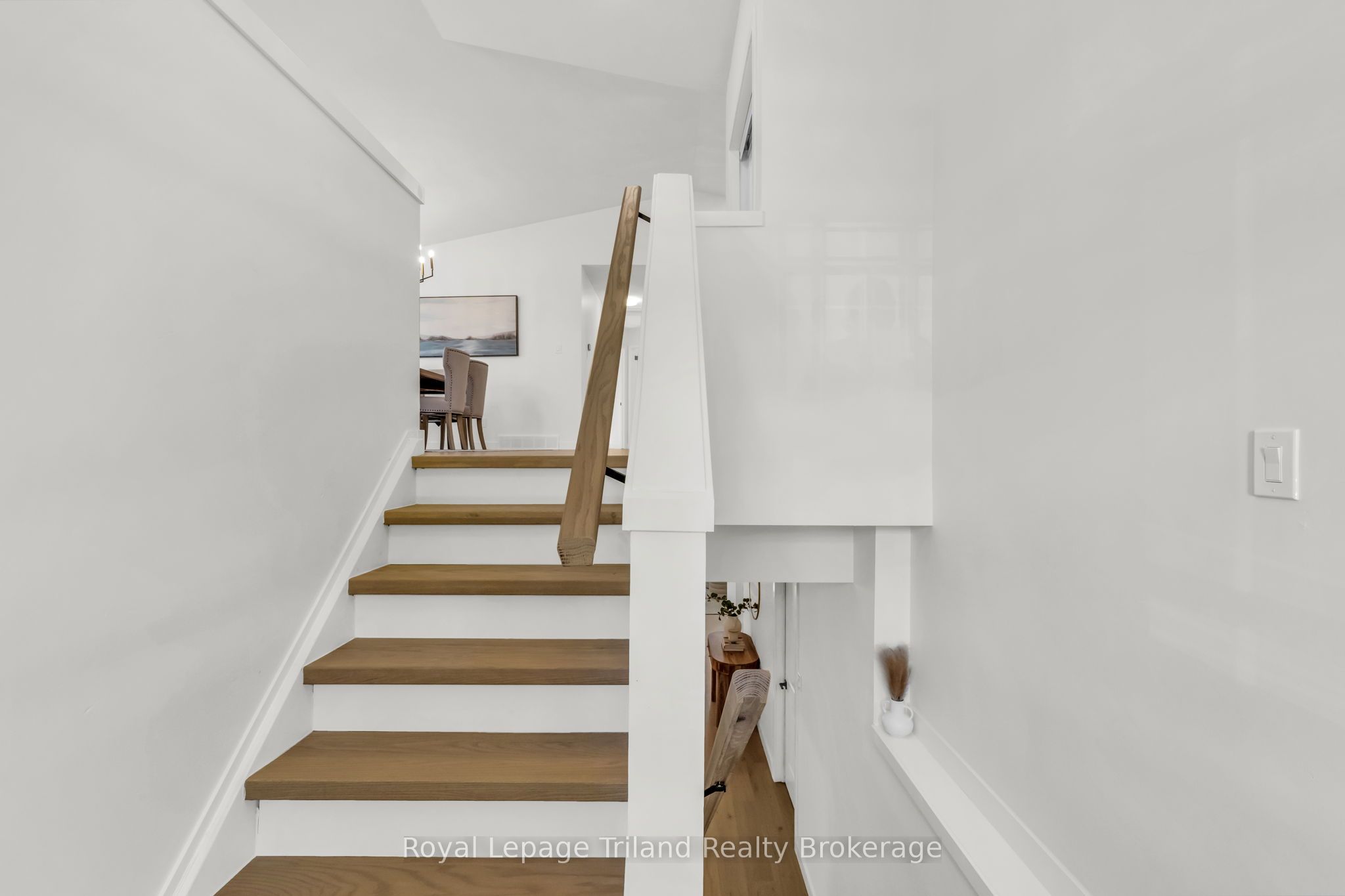 64 Hickory Boulevard W