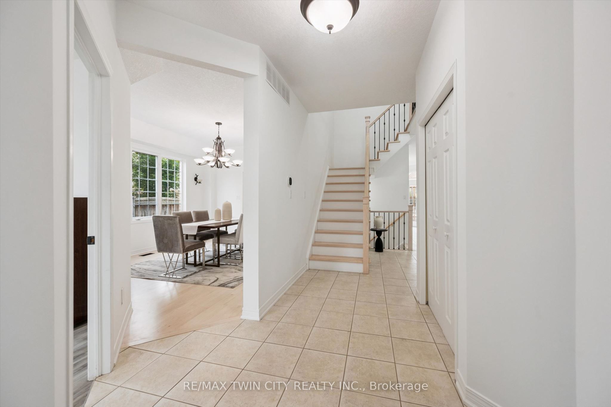 608 Bluenose Crescent