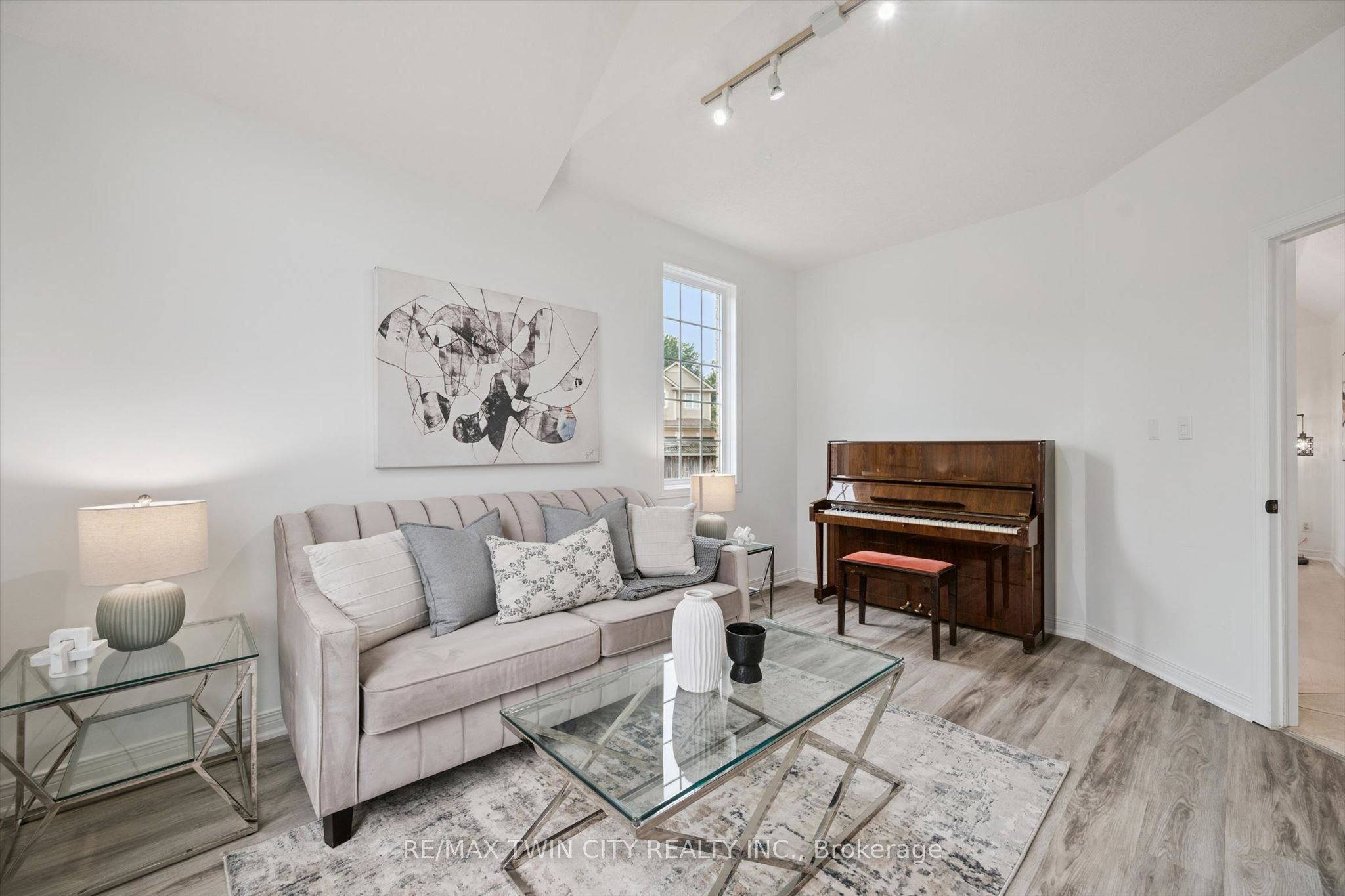 608 Bluenose Crescent