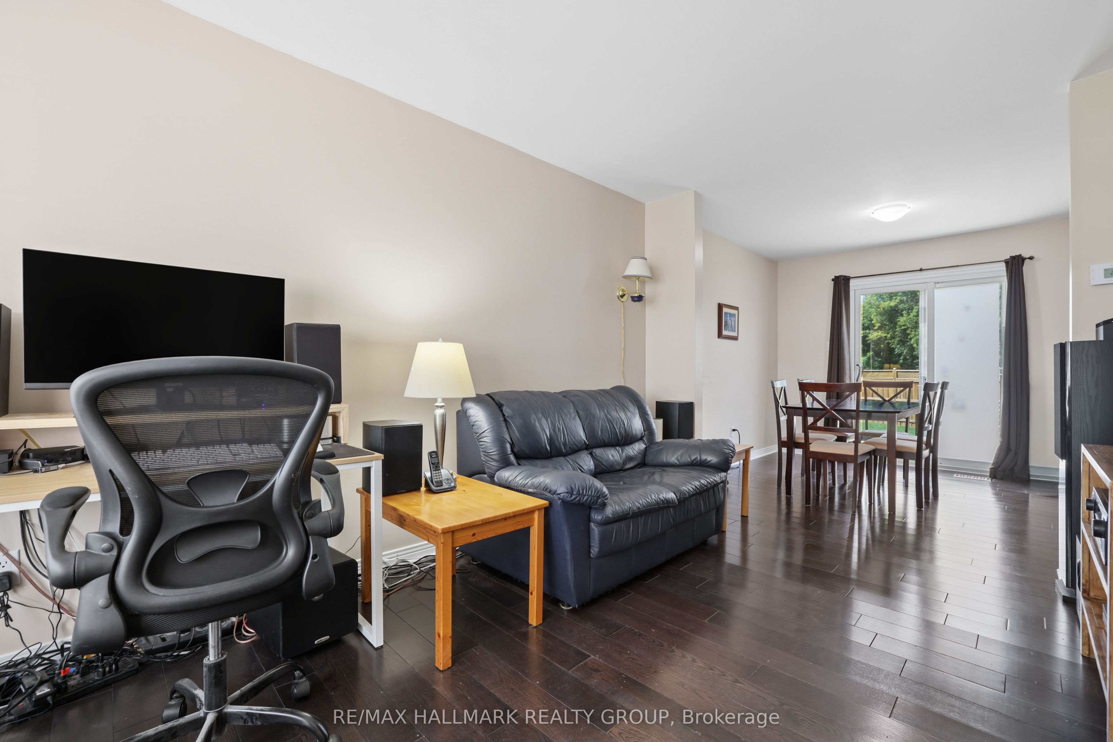 27 Brando Crescent