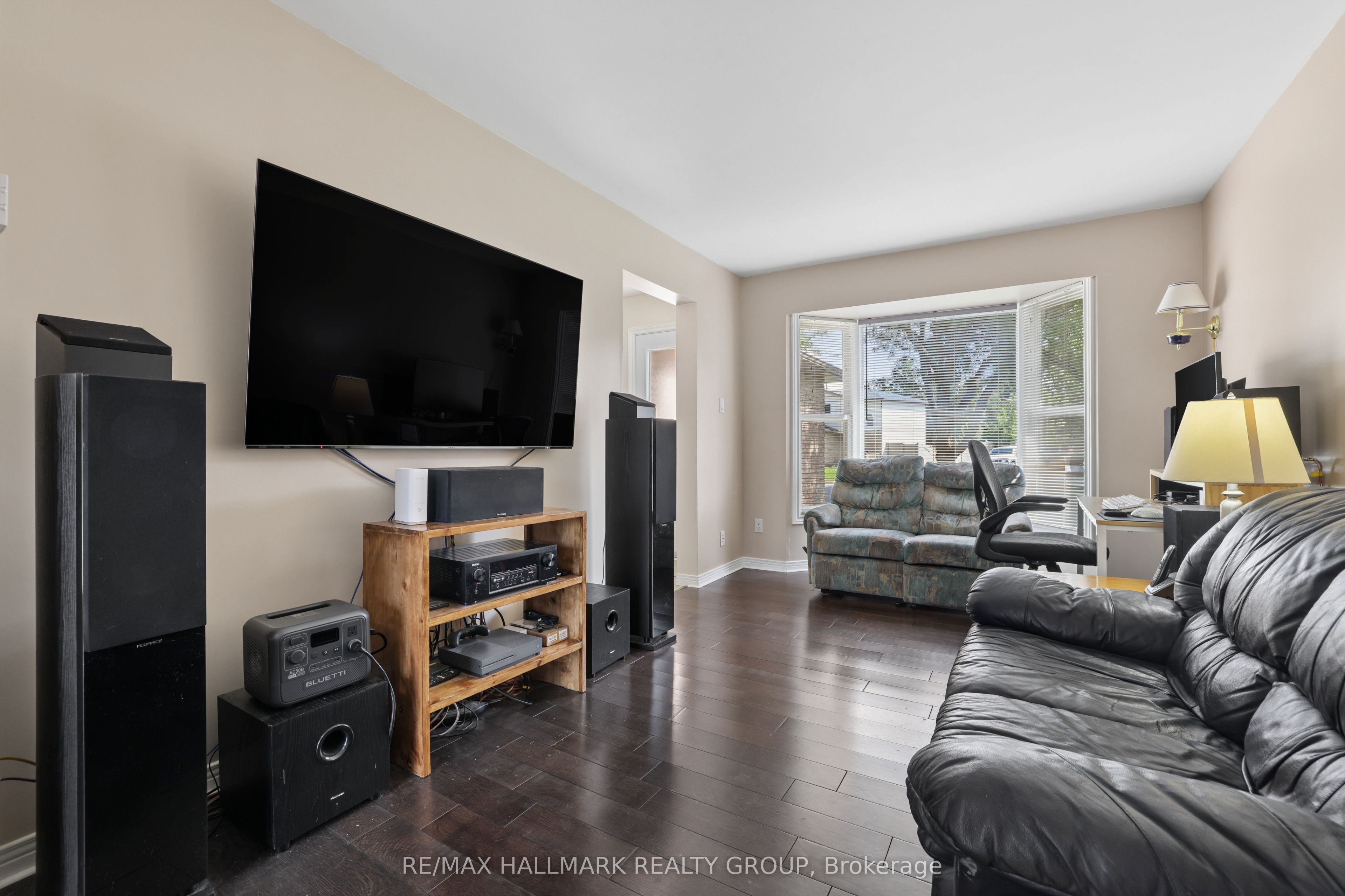 27 Brando Crescent