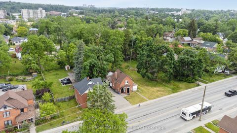 226 Dunlop Street W Barrie ON L4N 1B6