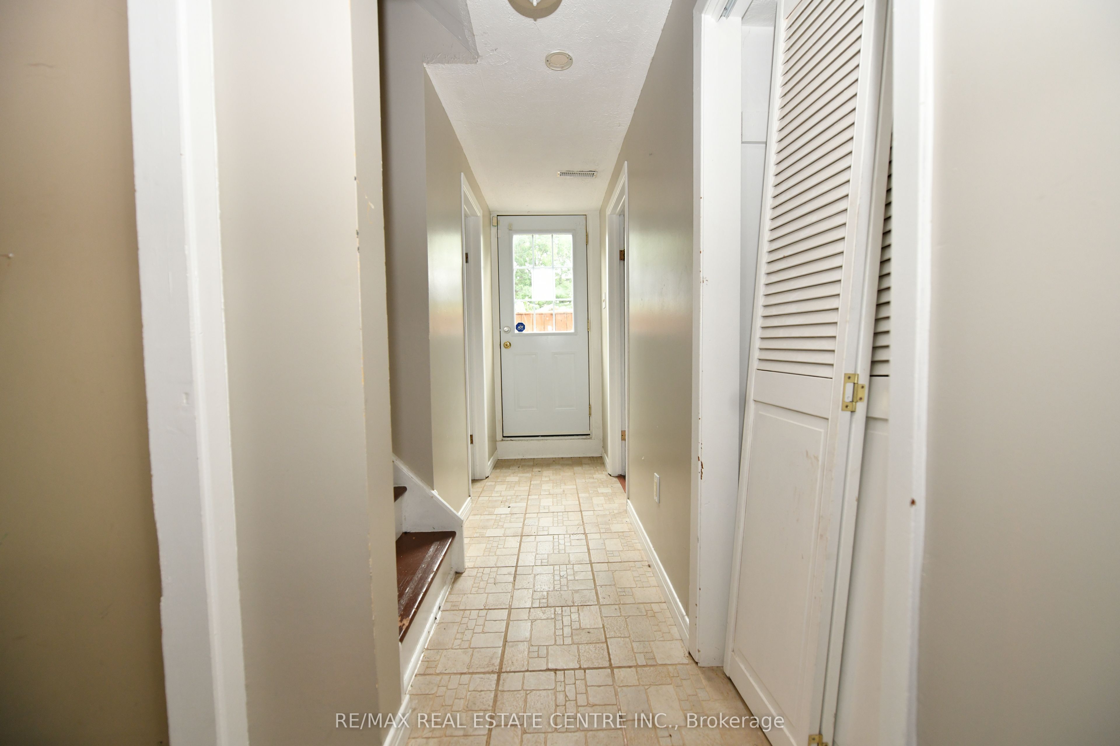 37 Ebury Crescent