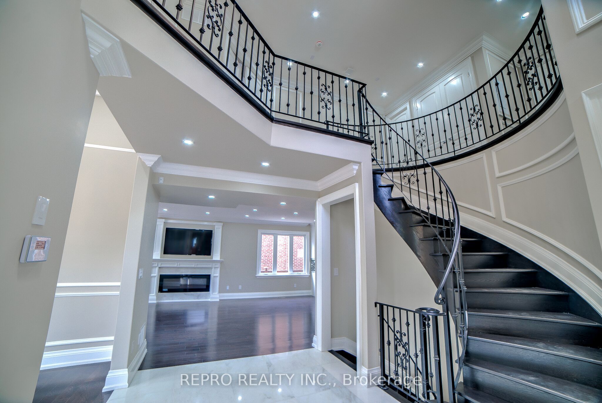 53 Eaglewood Boulevard