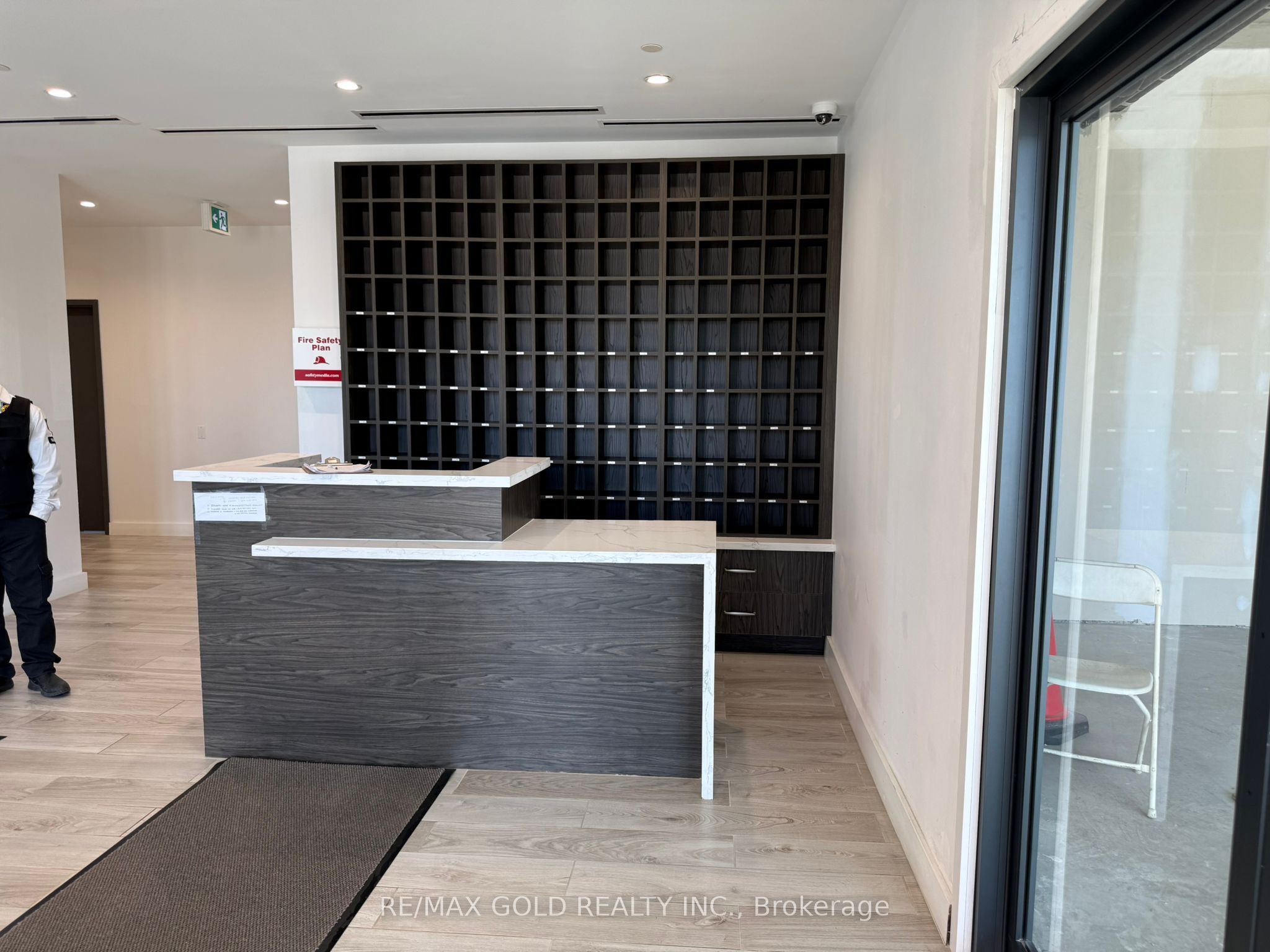 998 Martin Grove Road 326