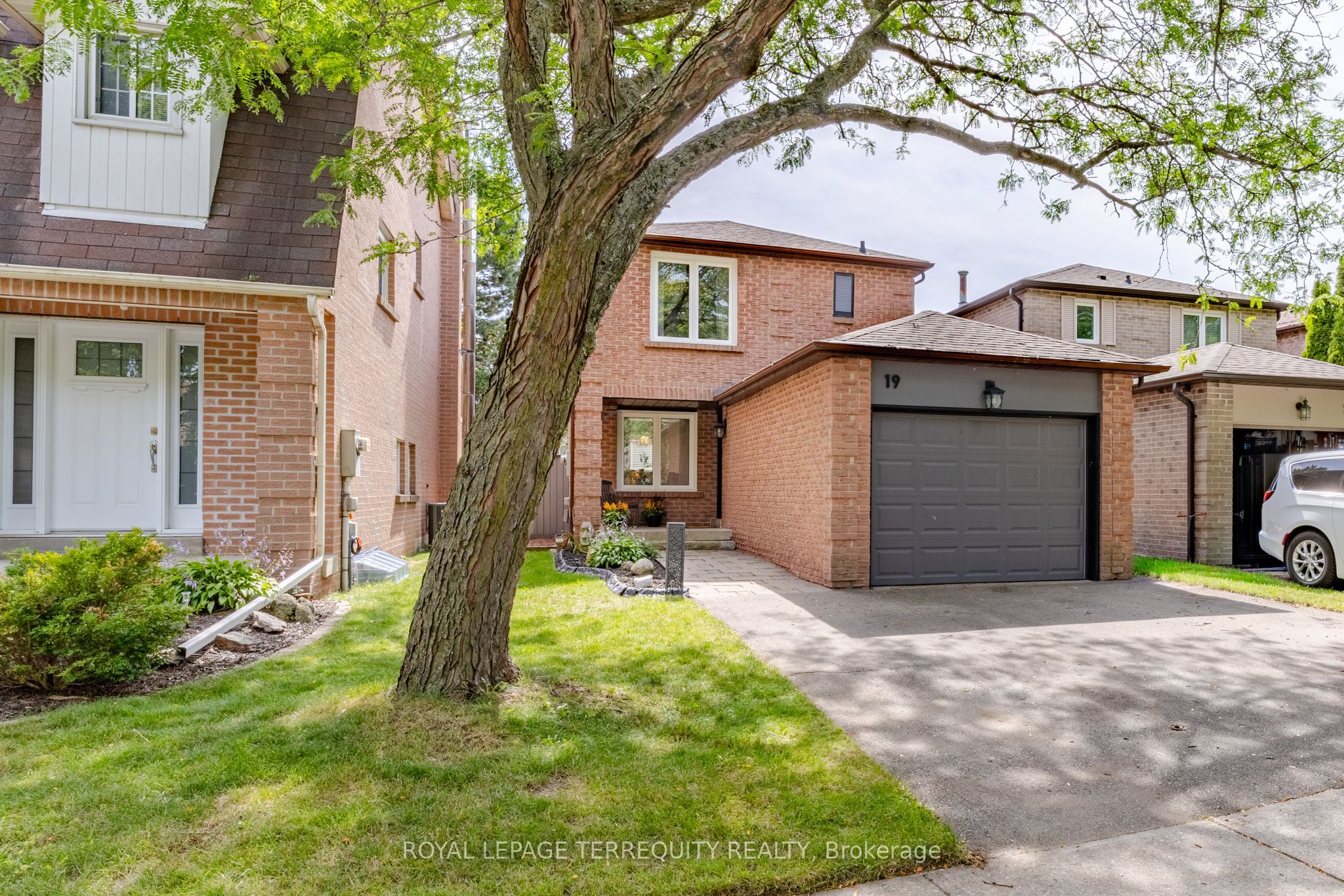 19 Brocklesby Crescent