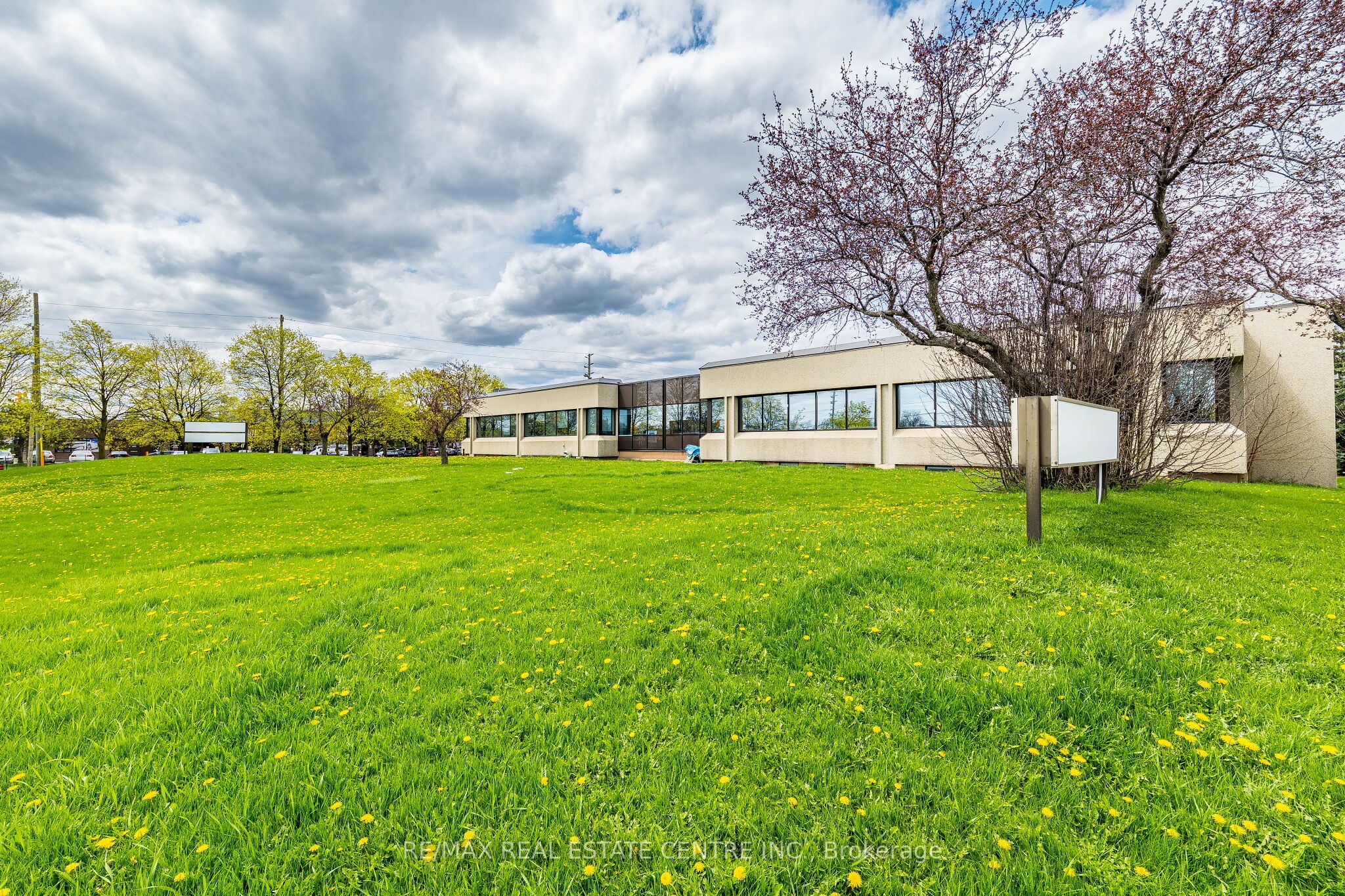 220 Advance Boulevard