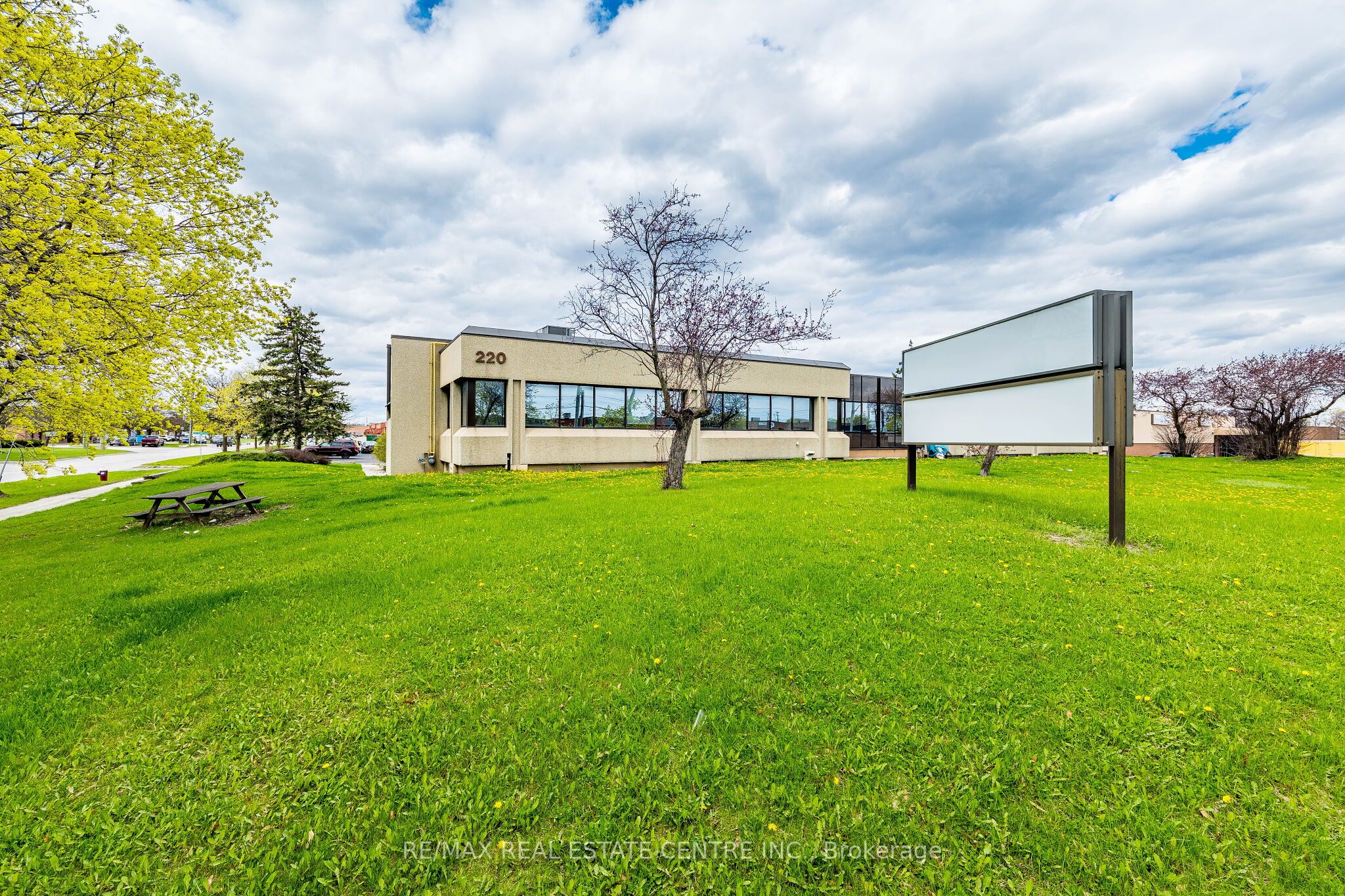 220 Advance Boulevard