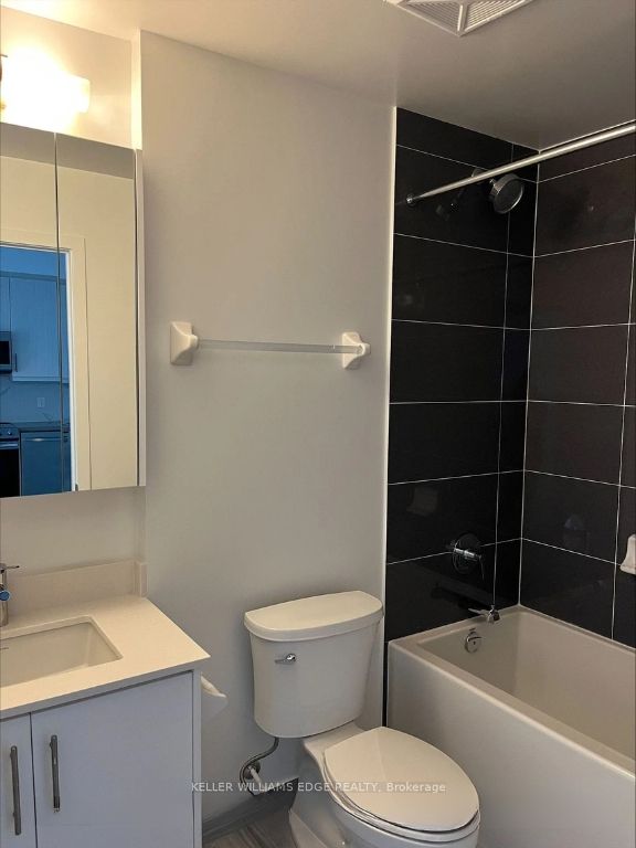 95 Oneida Crescent 706