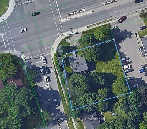 723 Dundas Street W Whitby ON L1N 2N3