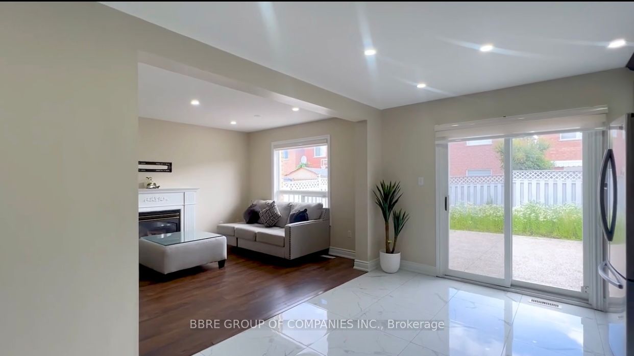 25 Golden Eagle Road