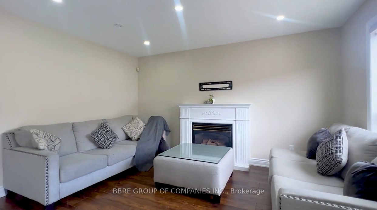 25 Golden Eagle Road