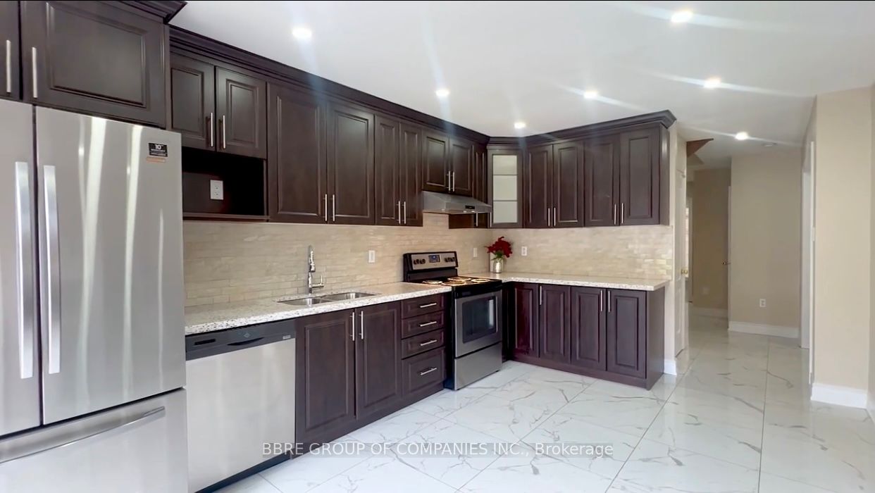 25 Golden Eagle Road