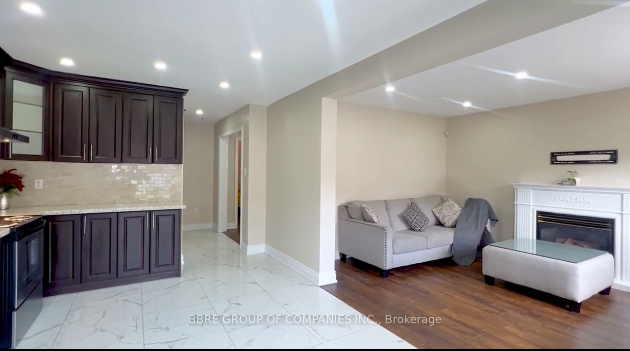 25 Golden Eagle Road