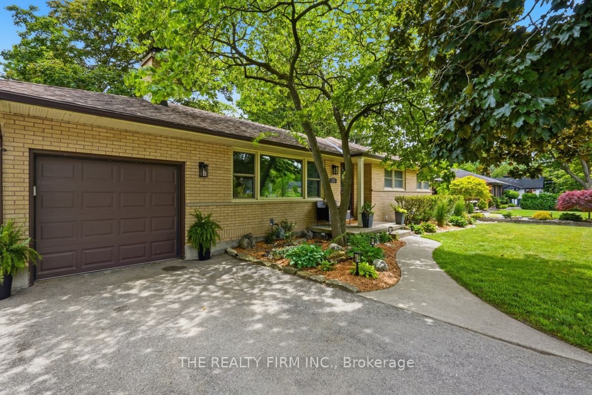 473 Pinetree Drive