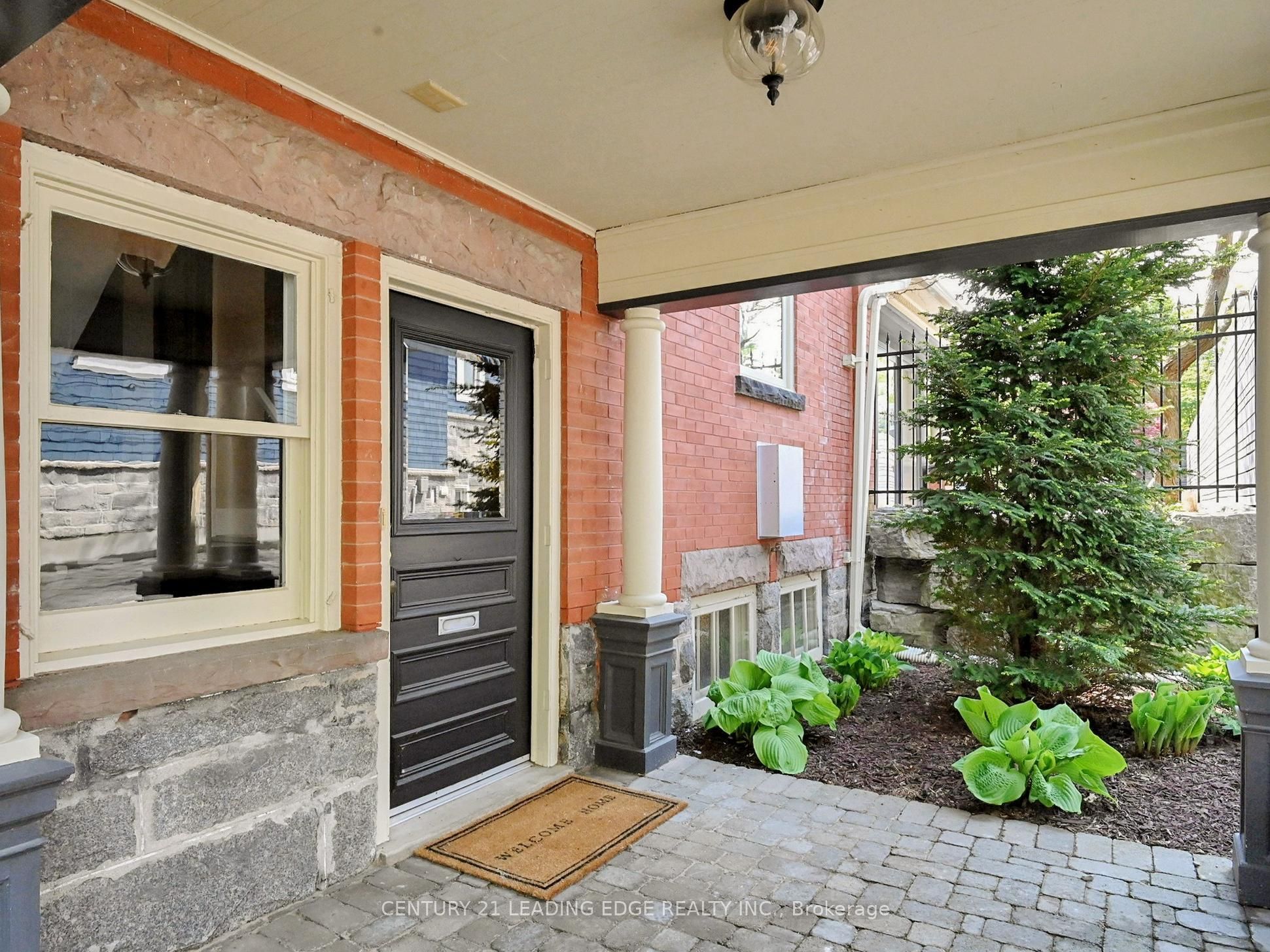 18 BRANT Road N