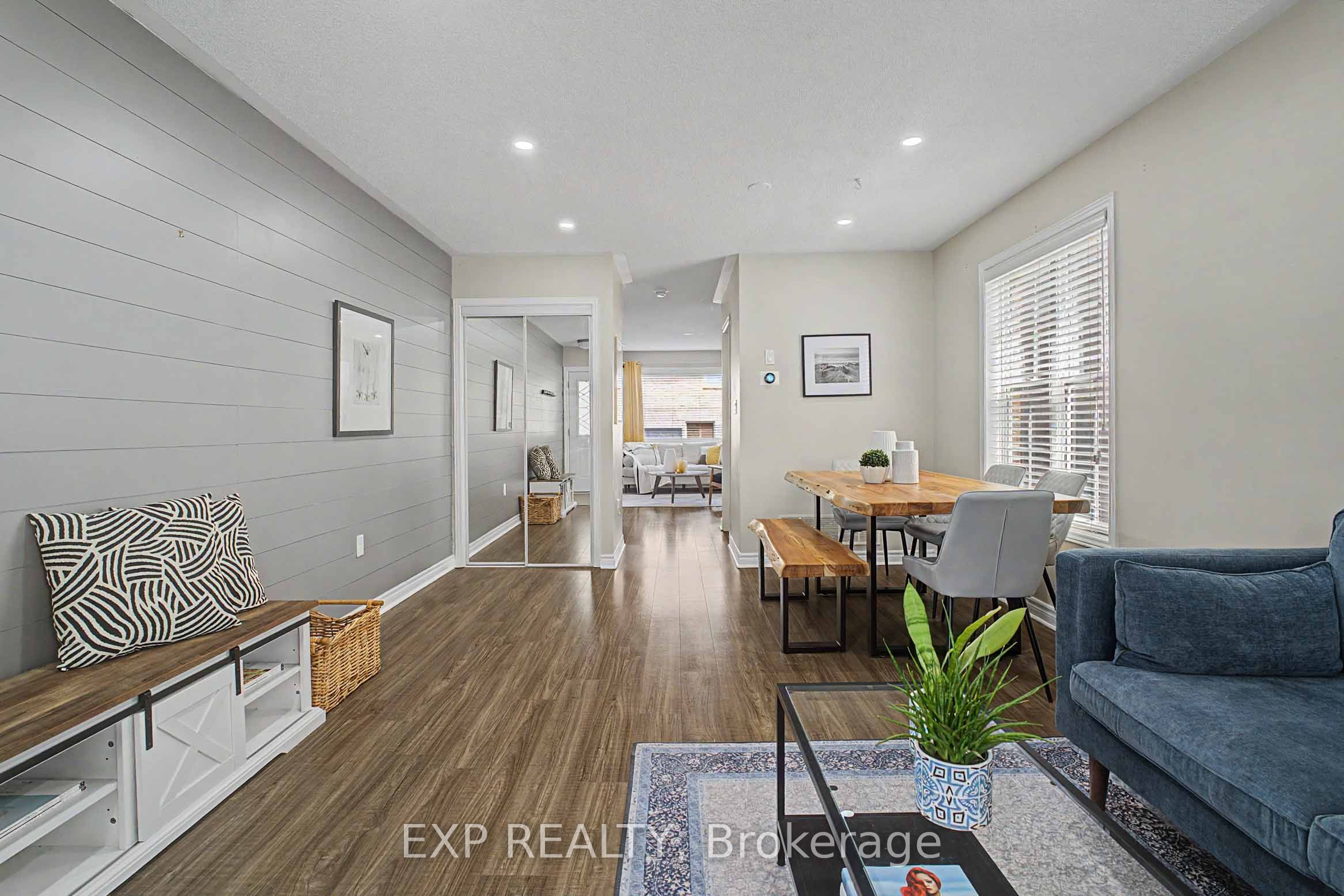 5421 Rochelle Way