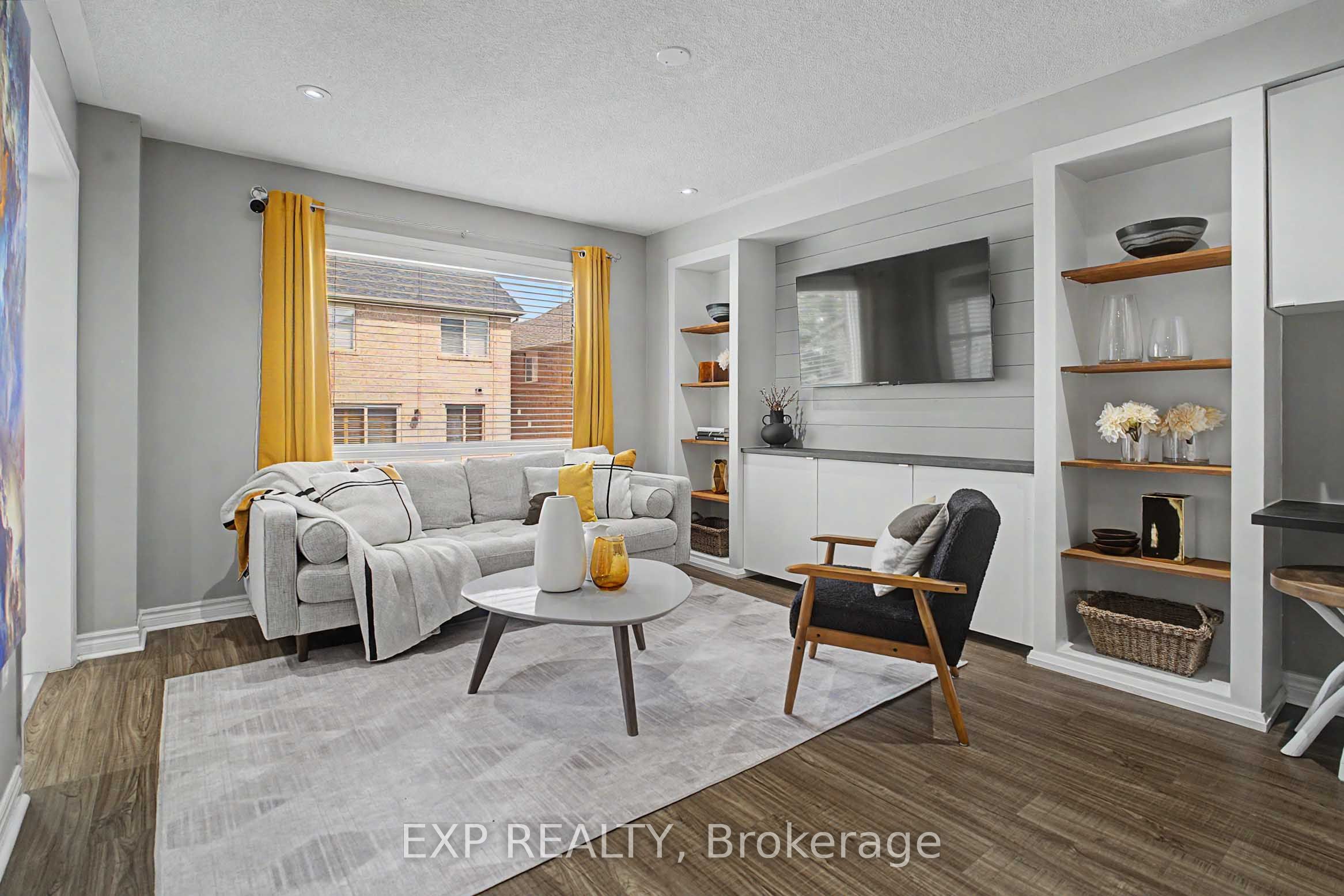 5421 Rochelle Way