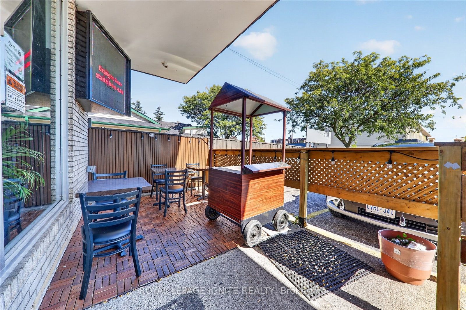 1050 Simcoe Street N 5