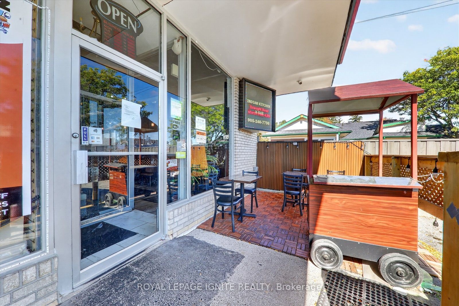 1050 Simcoe Street N 5
