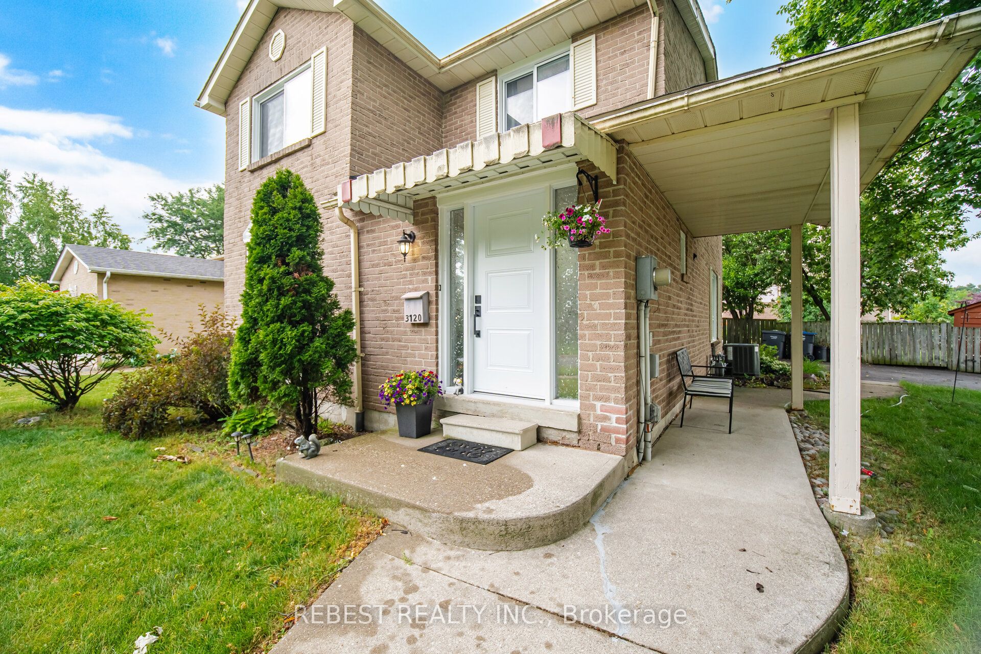 3120 Mccarron Crescent